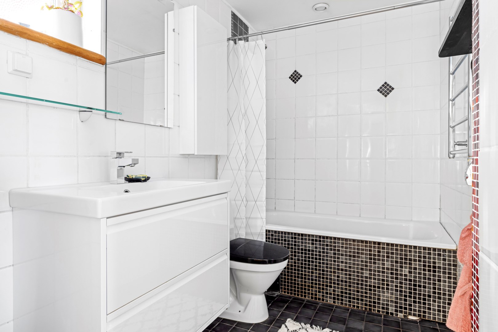 Bostadsbild från Vaksala kyrkväg 15, Såld i Vaksala, Uppsala