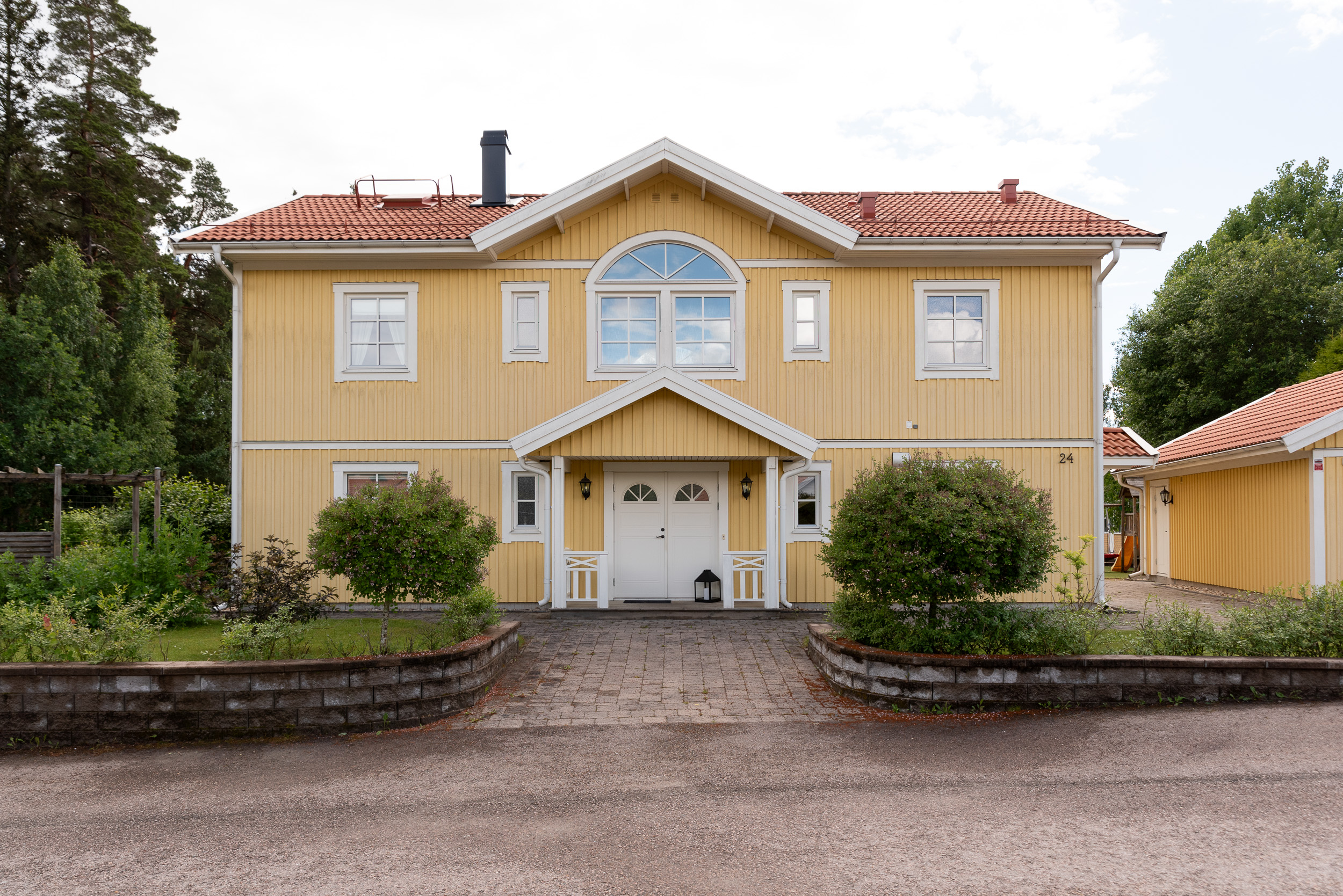 Bostadsbild från Hustahöjdens byväg 24, Såld i Hustahöjden, Västerås