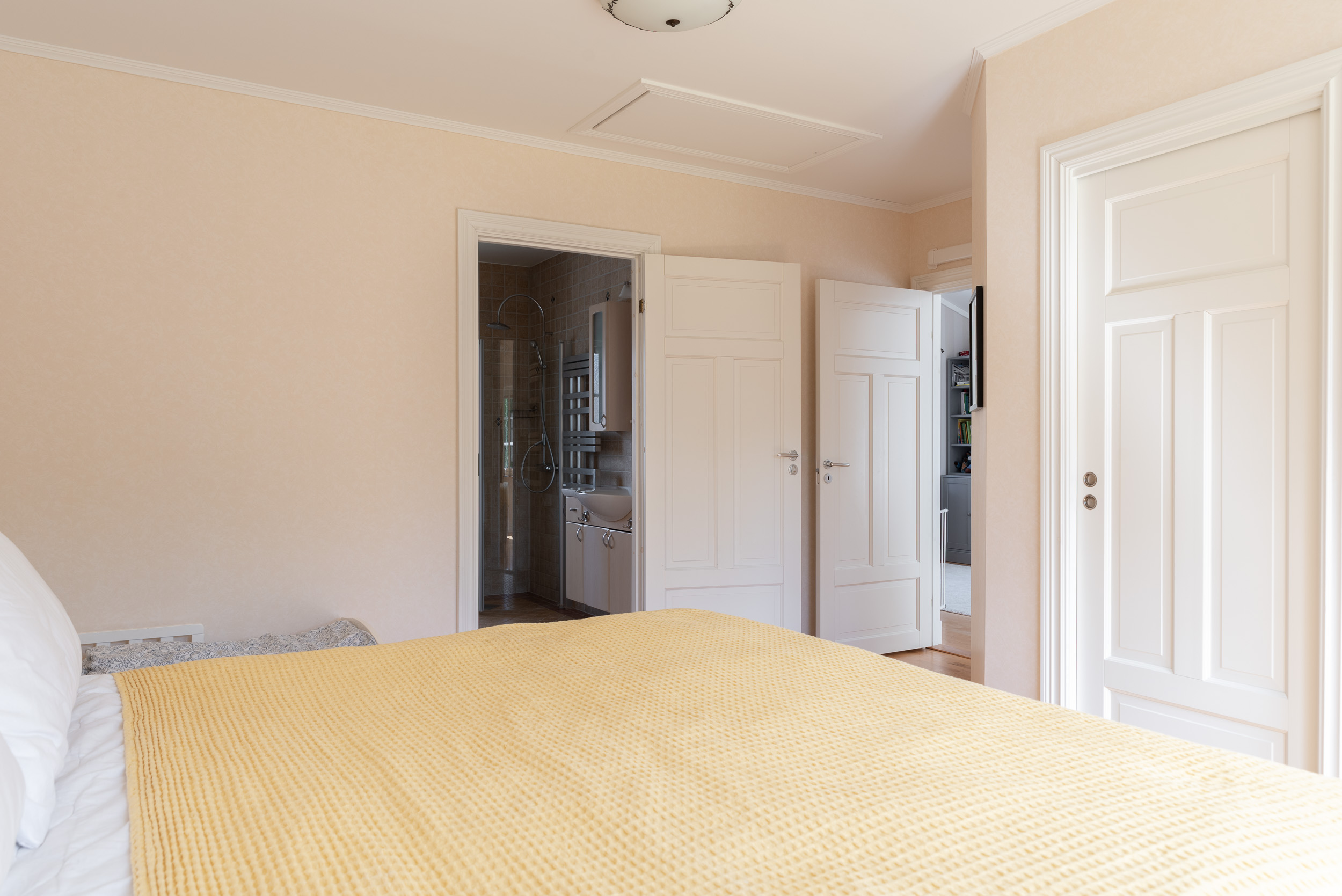 Bostadsbild från Hustahöjdens byväg 24, Såld i Hustahöjden, Västerås