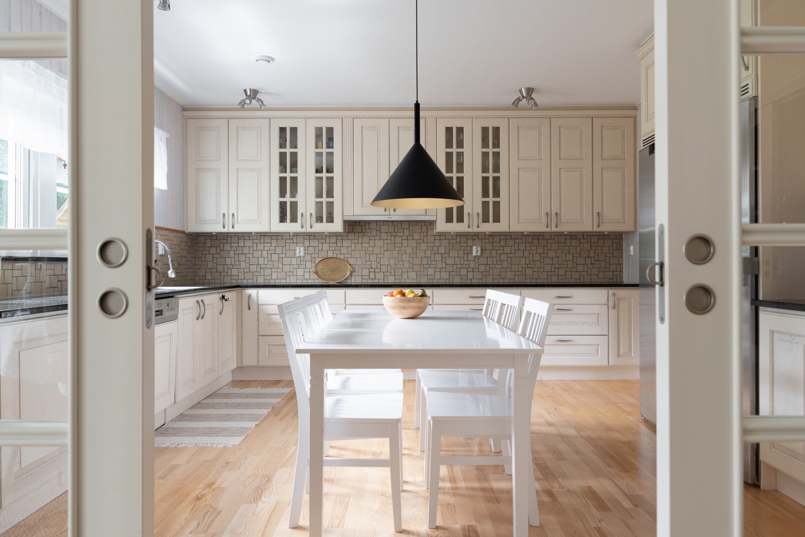 Bostadsbild från Hustahöjdens byväg 24, Såld i Hustahöjden, Västerås