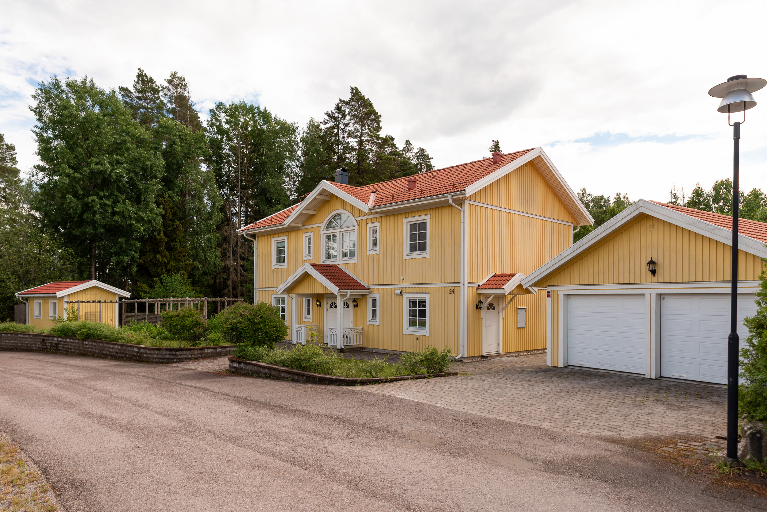 Bostadsbild från Hustahöjdens byväg 24, Såld i Hustahöjden, Västerås