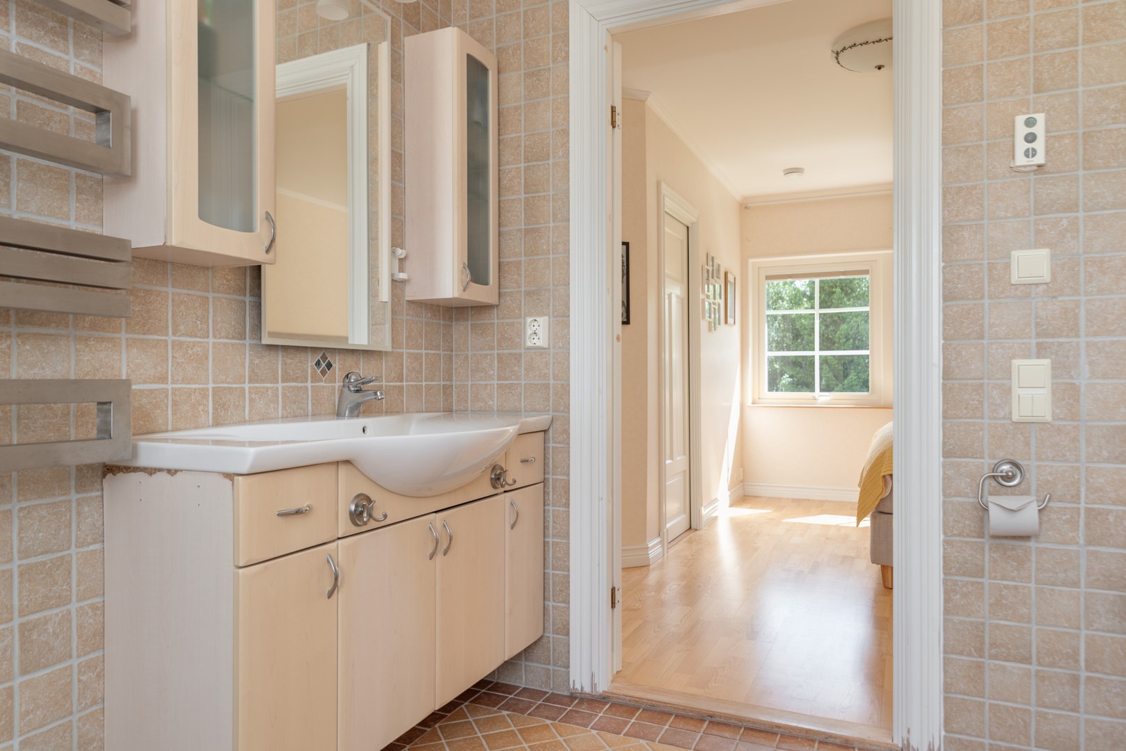 Bostadsbild från Hustahöjdens byväg 24, Såld i Hustahöjden, Västerås