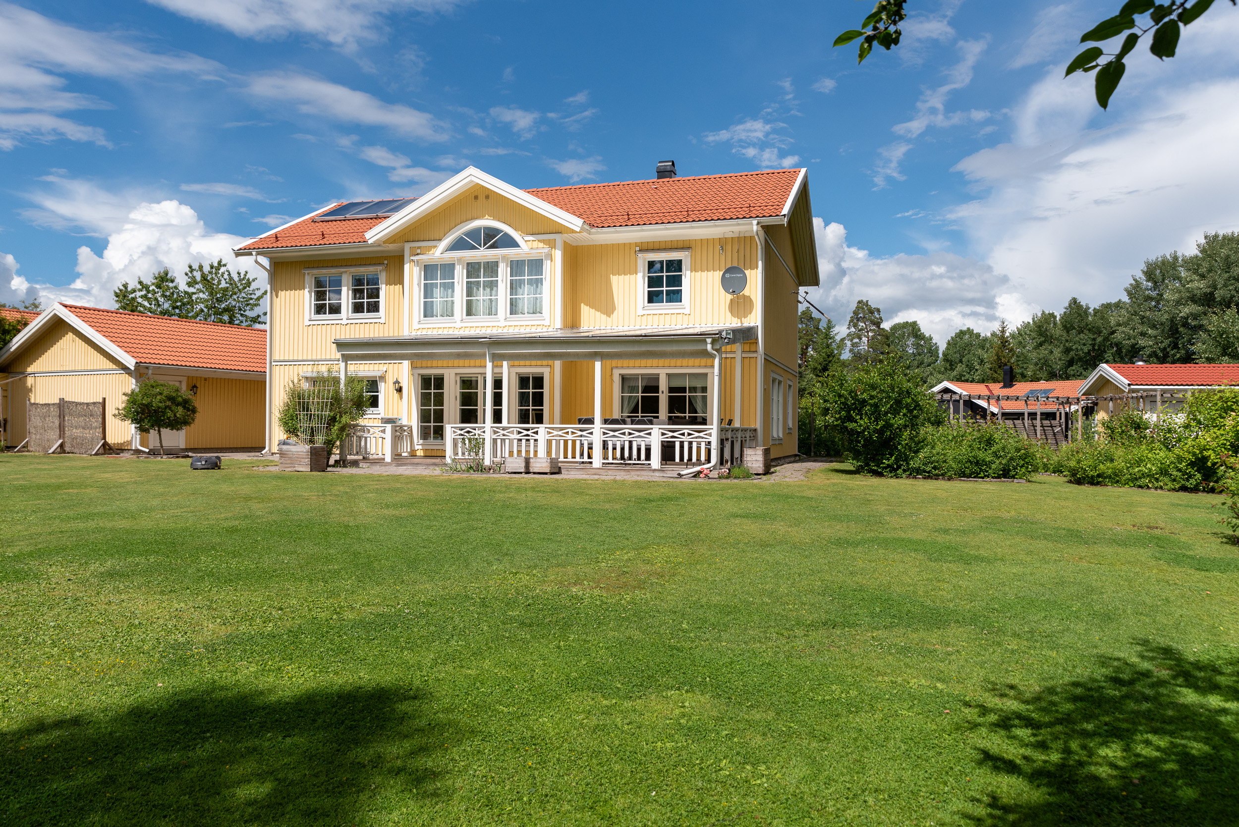 Bostadsbild från Hustahöjdens byväg 24, Såld i Hustahöjden, Västerås