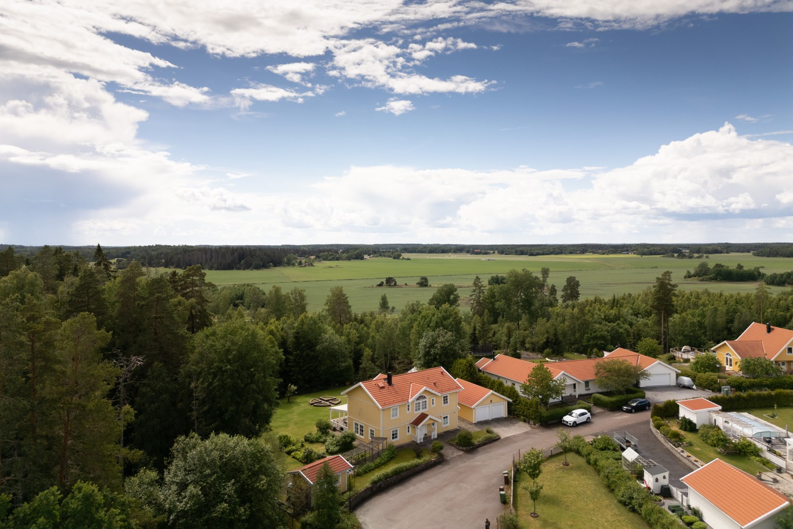 Bostadsbild från Hustahöjdens byväg 24, Såld i Hustahöjden, Västerås