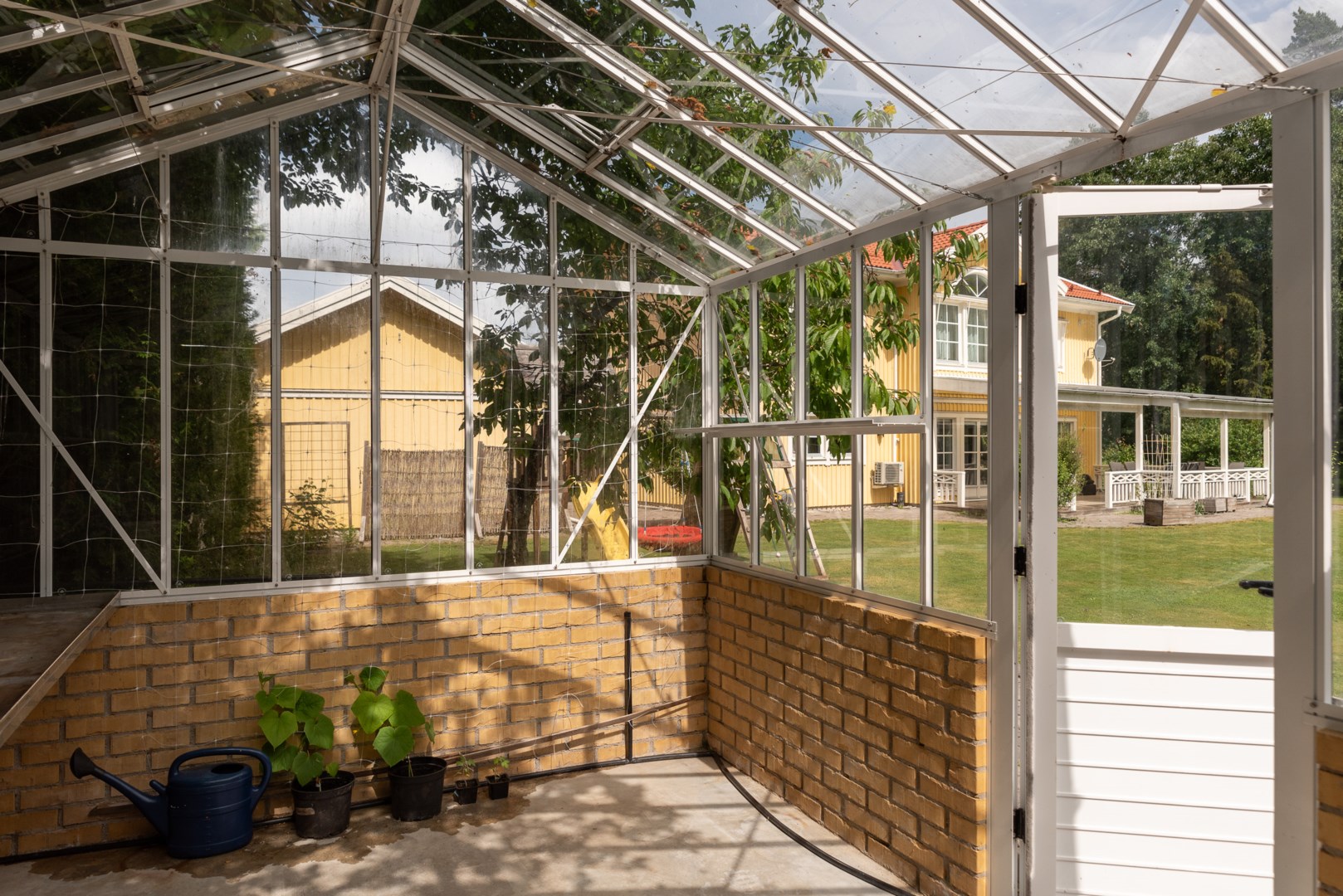 Bostadsbild från Hustahöjdens byväg 24, Såld i Hustahöjden, Västerås