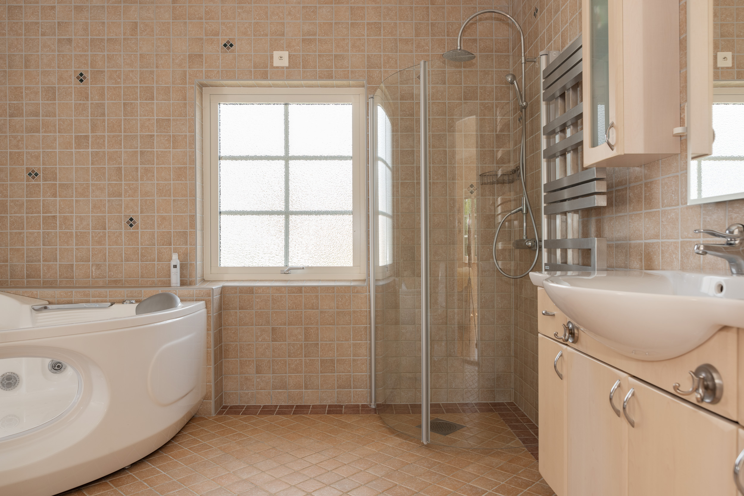 Bostadsbild från Hustahöjdens byväg 24, Såld i Hustahöjden, Västerås