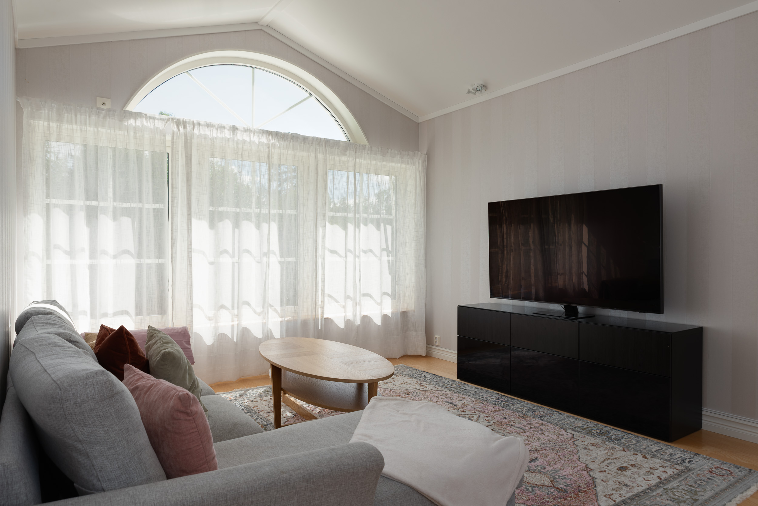 Bostadsbild från Hustahöjdens byväg 24, Såld i Hustahöjden, Västerås