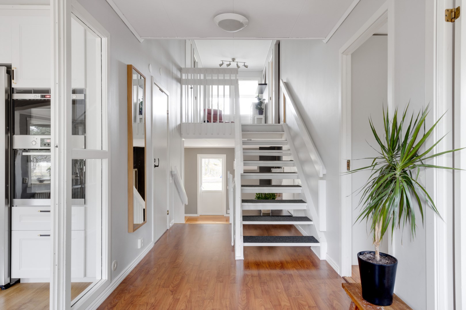 Bostadsbild från Nyhagsvägen 1, Till salu i Almunge, Uppsala