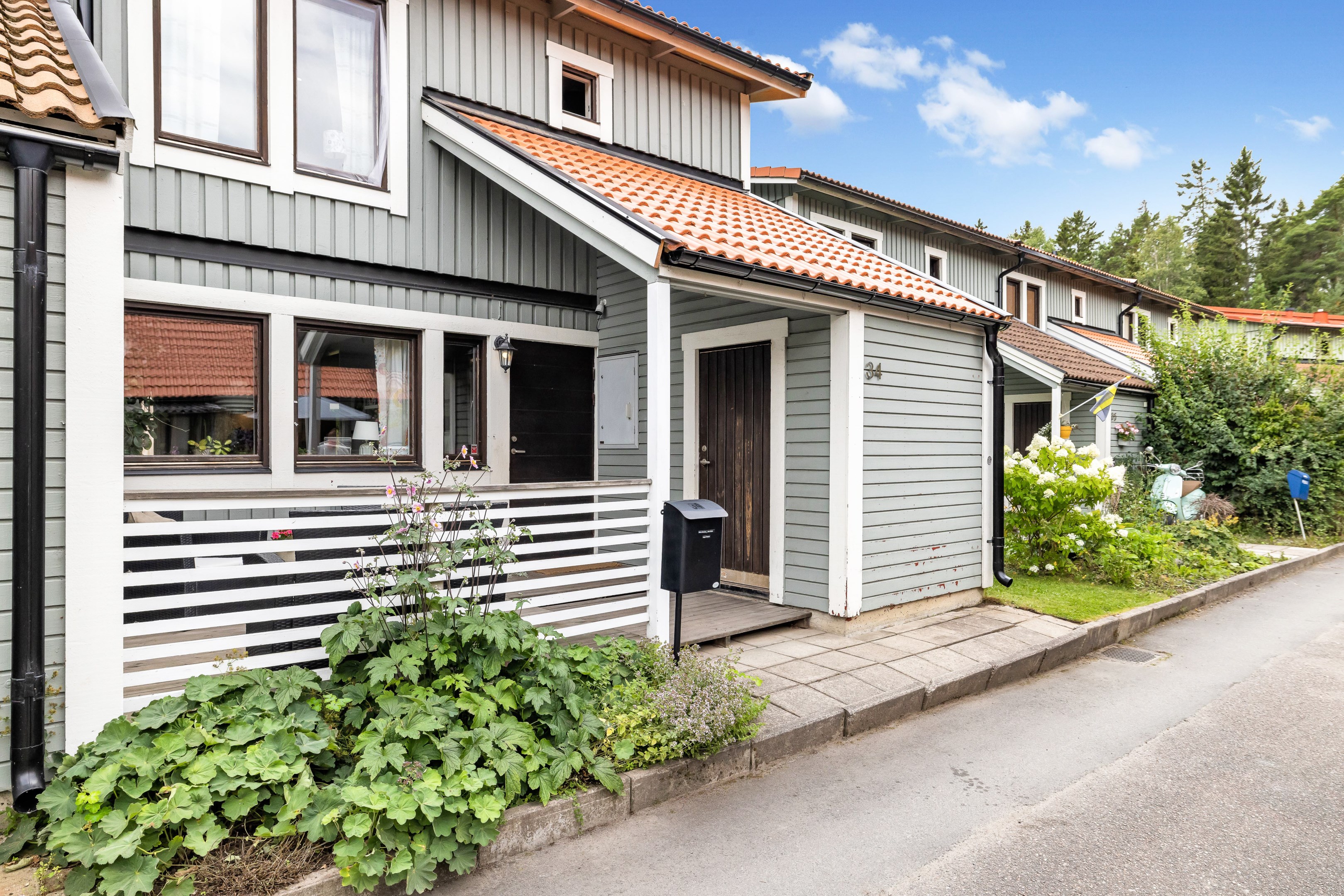 Bostadsbild från Slöjmolnsvägen 34, Såld i Storvreta, Uppsala