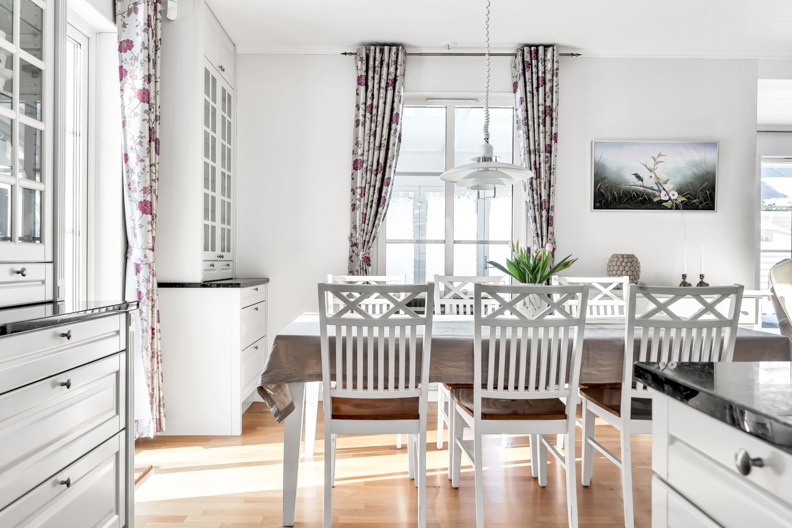 Bostadsbild från Askvägen 46, Till salu i Sunnersta, Uppsala