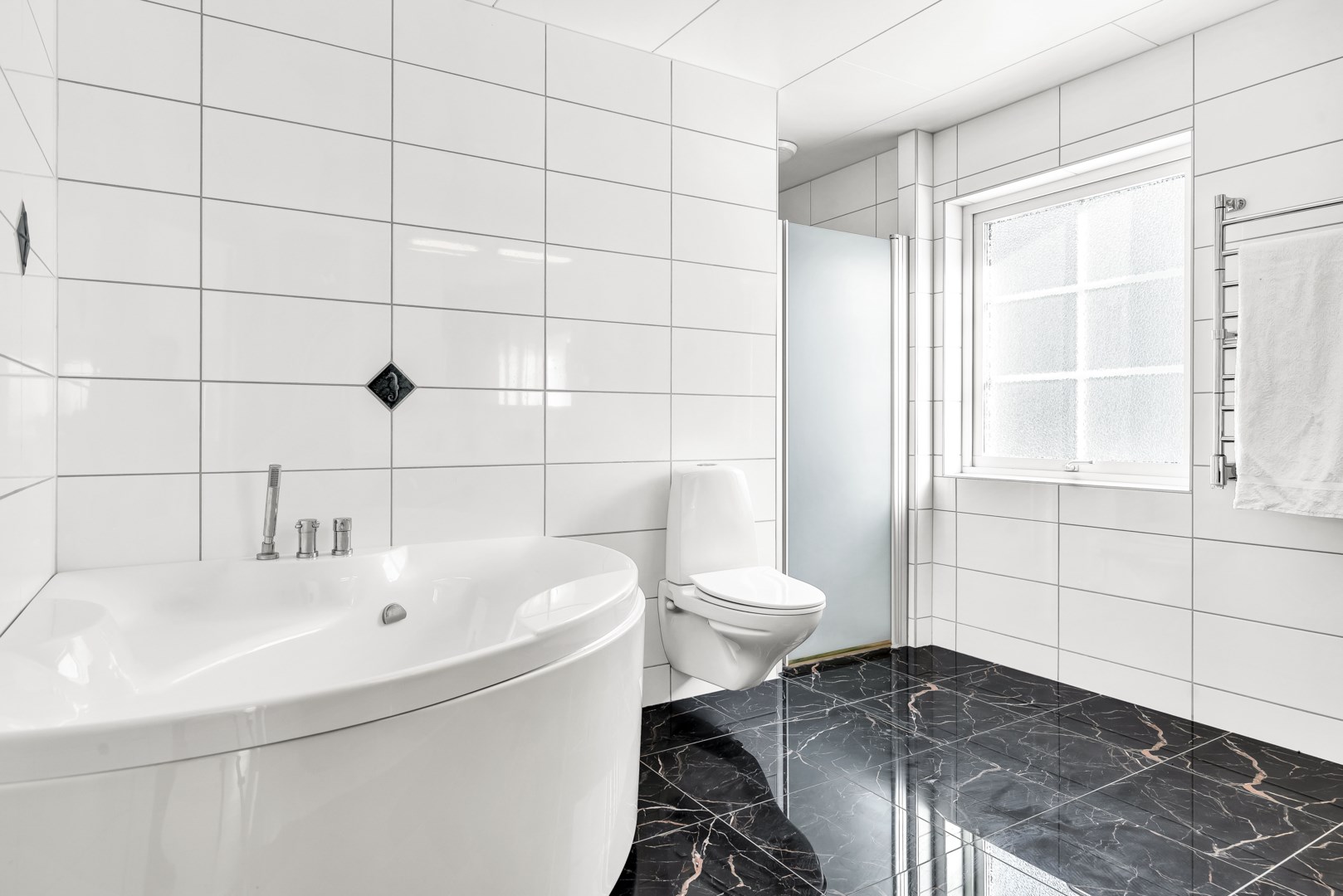 Bostadsbild från Askvägen 46, Till salu i Sunnersta, Uppsala