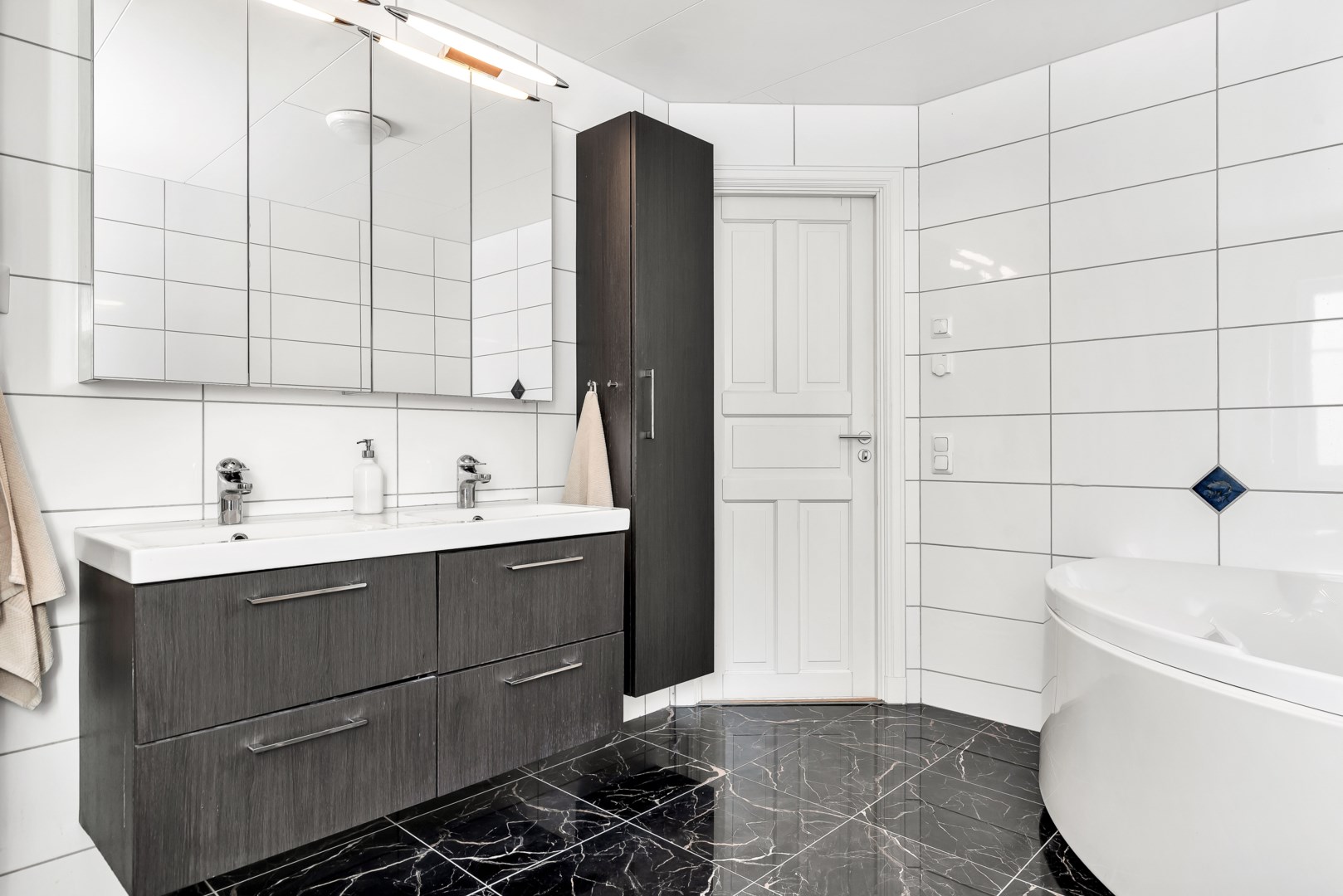 Bostadsbild från Askvägen 46, Till salu i Sunnersta, Uppsala