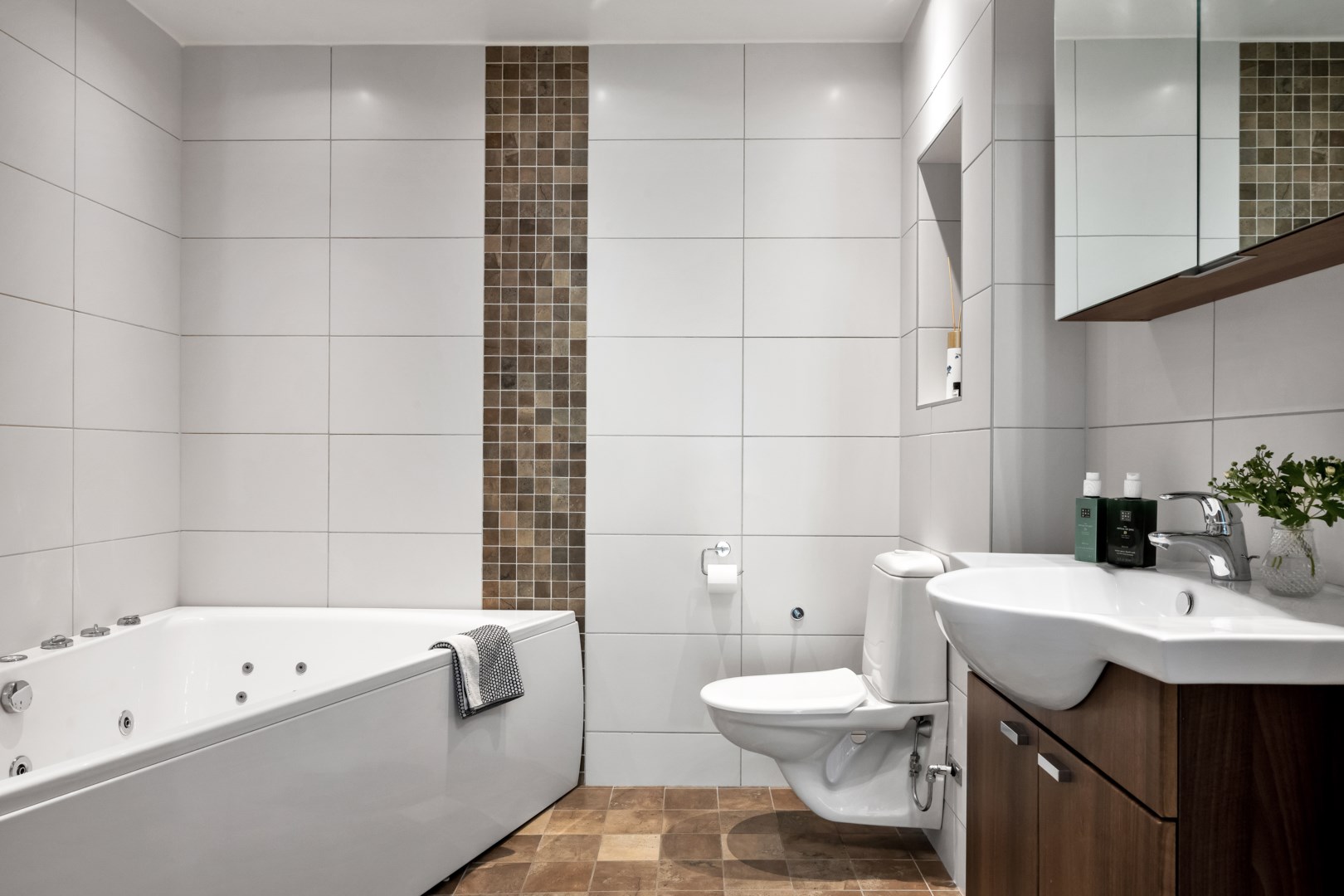 Bostadsbild från Åsgatan 36, Såld i Alsike, Knivsta