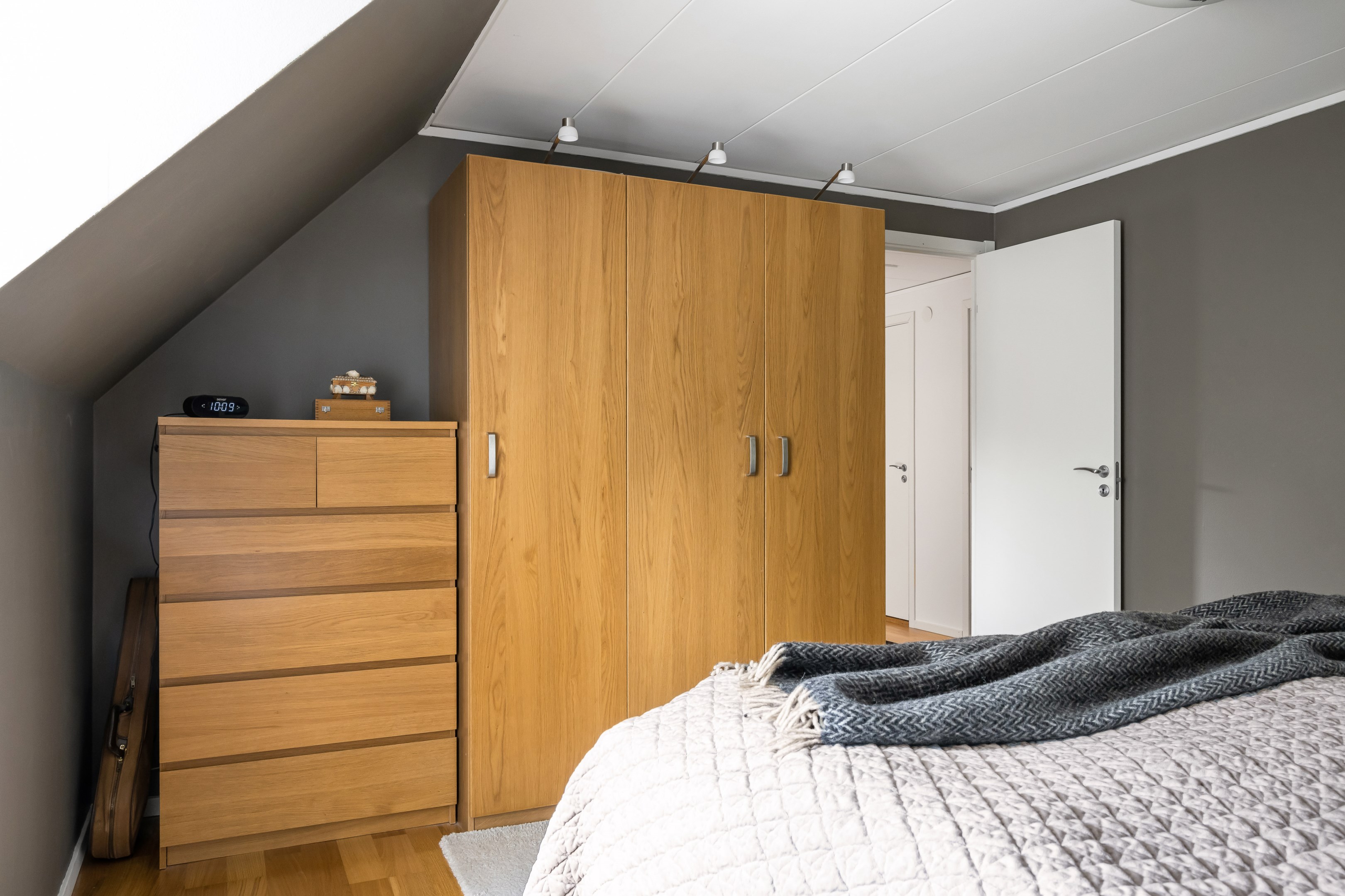 Bostadsbild från Slöjmolnsvägen 7, Såld i Storvreta, Uppsala