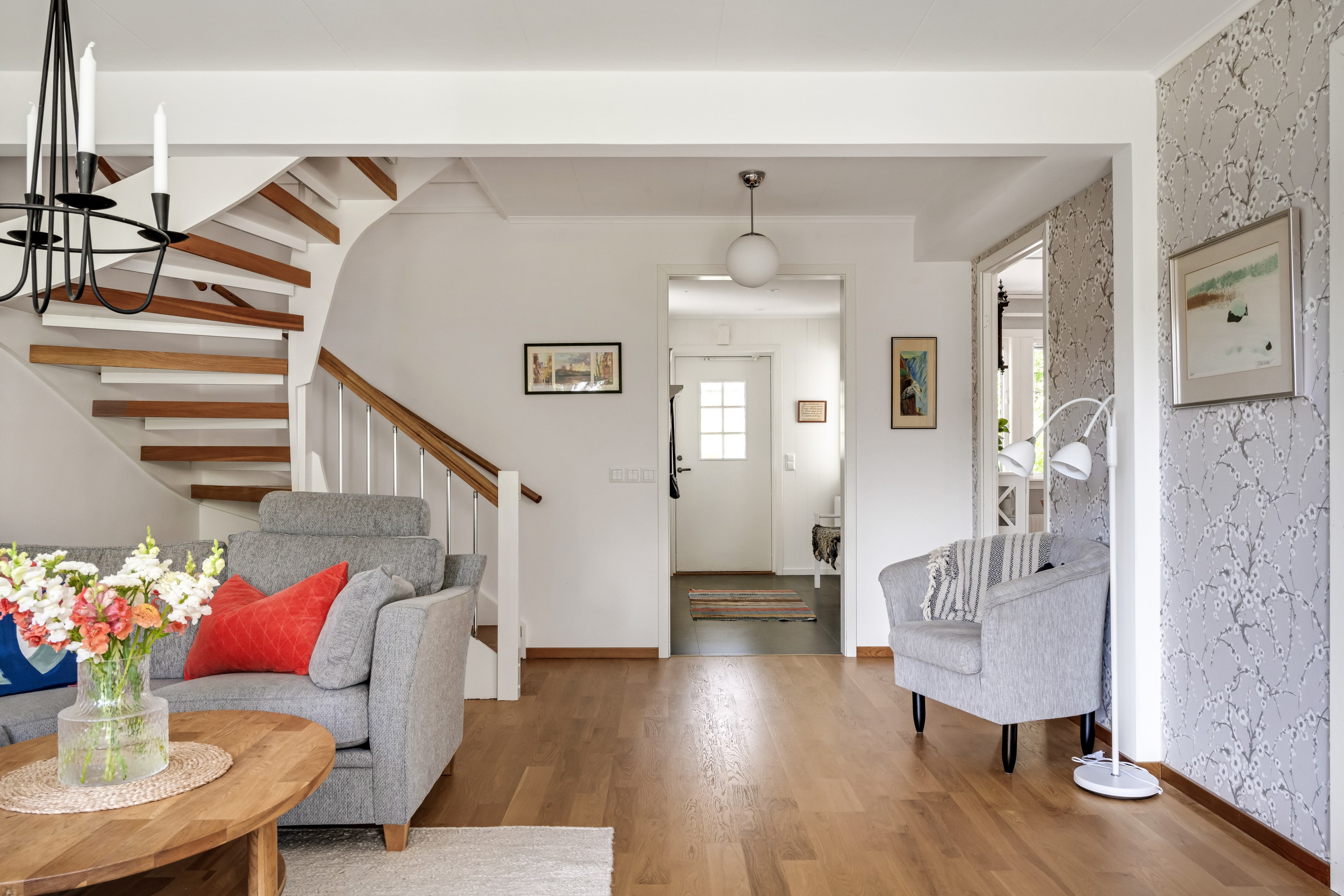 Bostadsbild från Slöjmolnsvägen 7, Såld i Storvreta, Uppsala