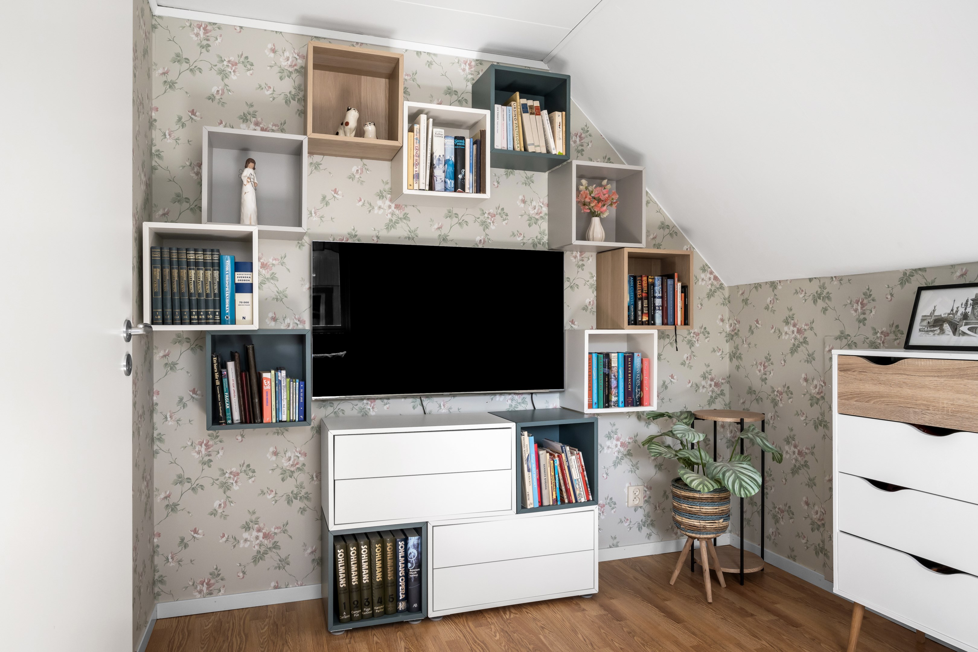 Bostadsbild från Slöjmolnsvägen 7, Såld i Storvreta, Uppsala