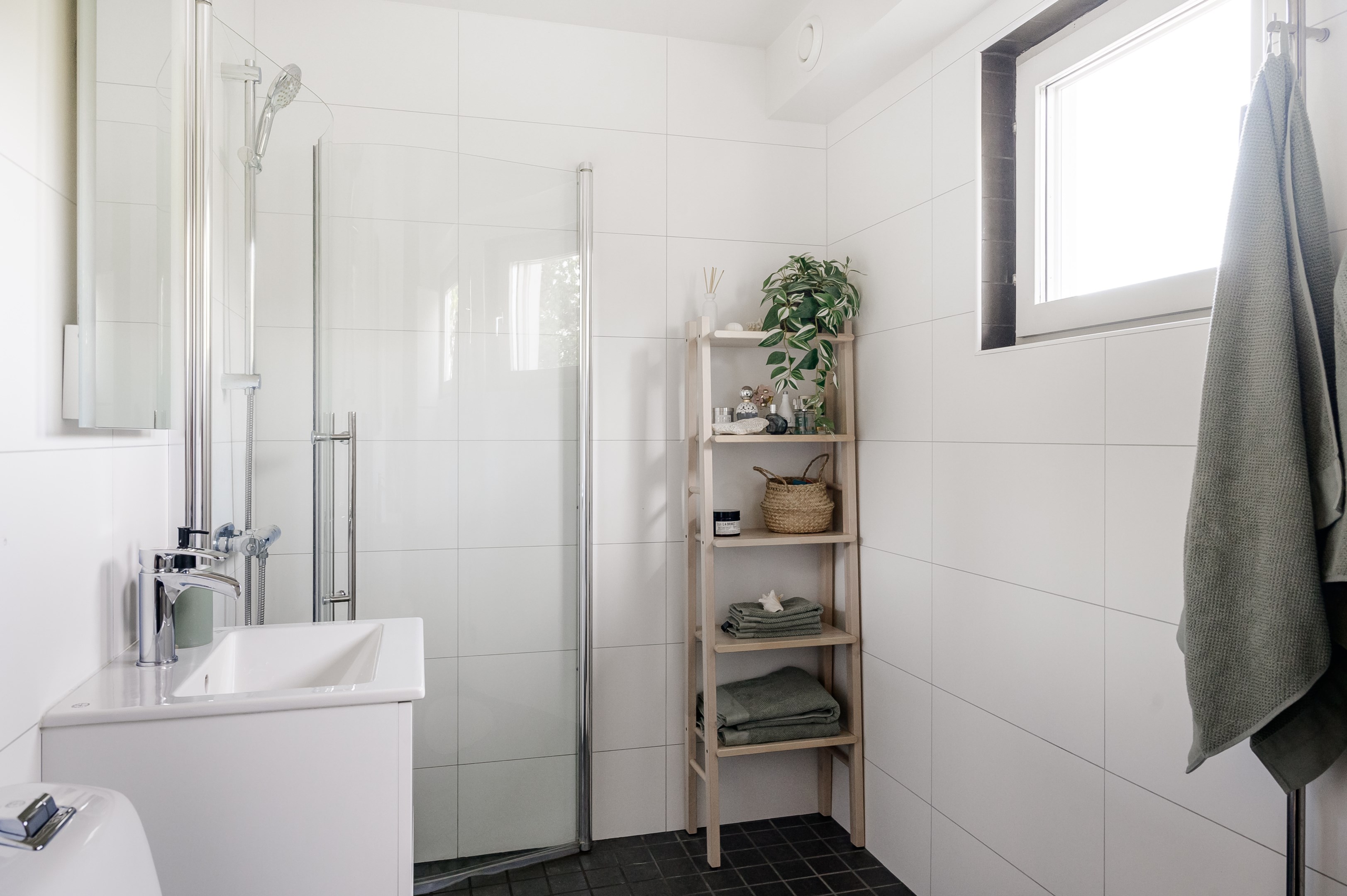 Bostadsbild från Kapellvägen 24, Såld i Östra Ekedal, Värmdö