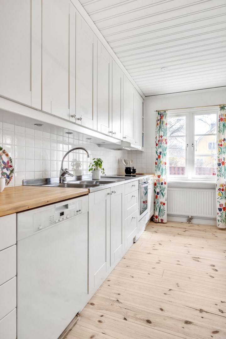 Bostadsbild från Nya Valsätravägen 1A, Såld i Norby, Uppsala