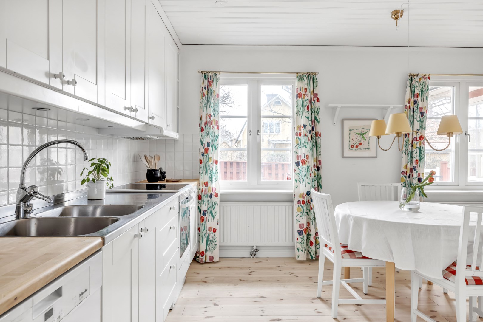 Bostadsbild från Nya Valsätravägen 1A, Såld i Norby, Uppsala