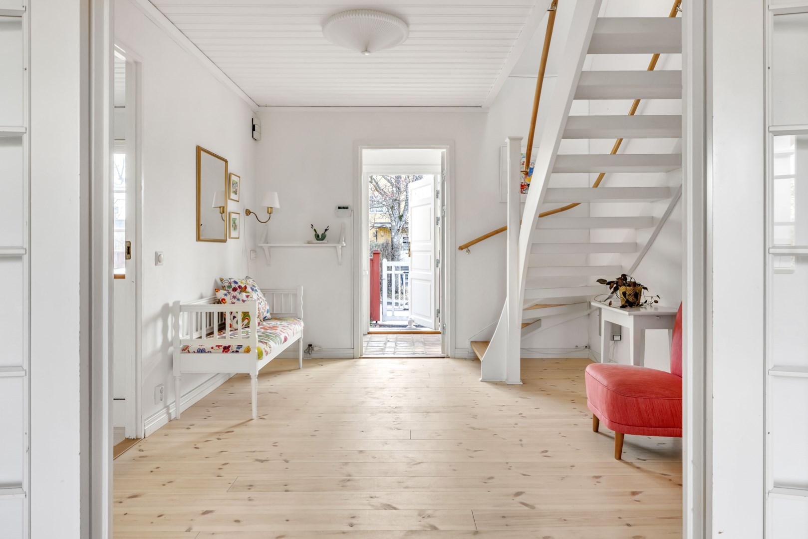 Bostadsbild från Nya Valsätravägen 1A, Såld i Norby, Uppsala