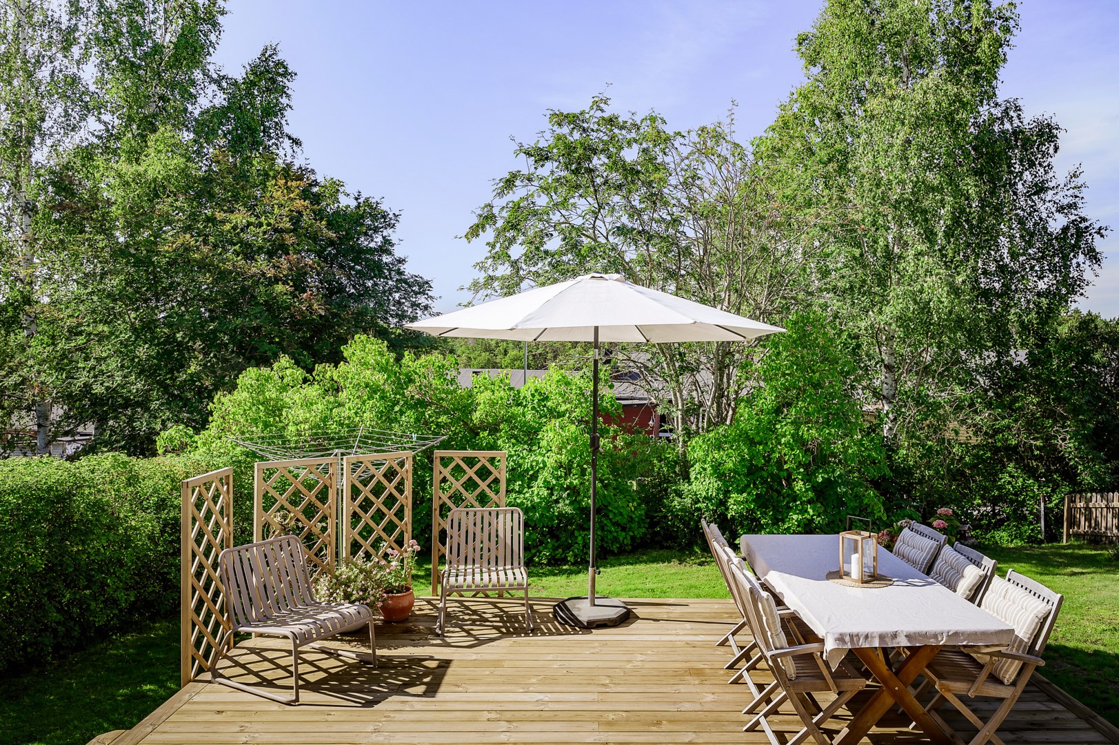 Exempelbild på altan man skulle kunna bygga