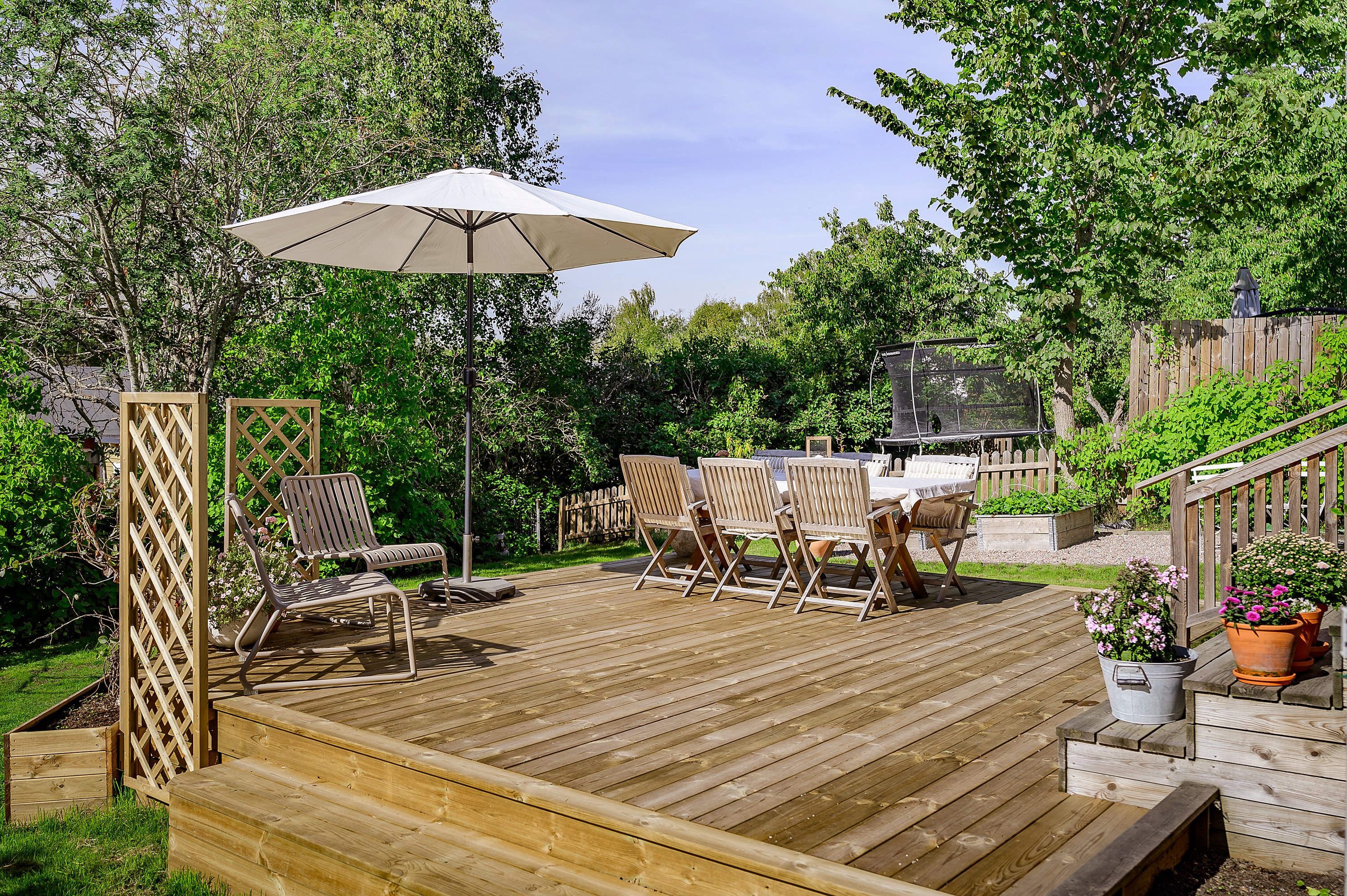 Exempelbild på altan man skulle kunna bygga