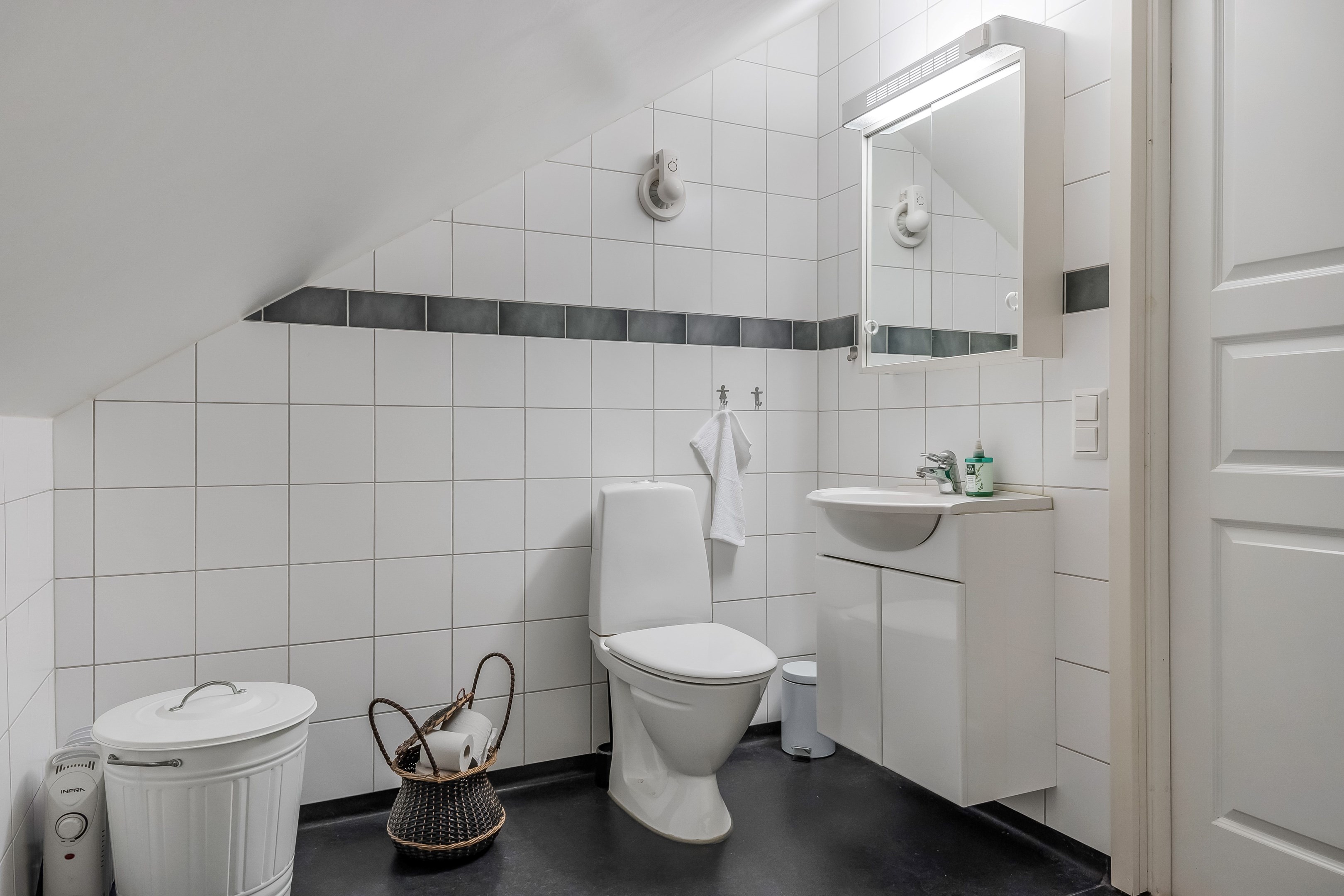 Bostadsbild från Läby Vadbacka 30, Såld i Läby, Uppsala