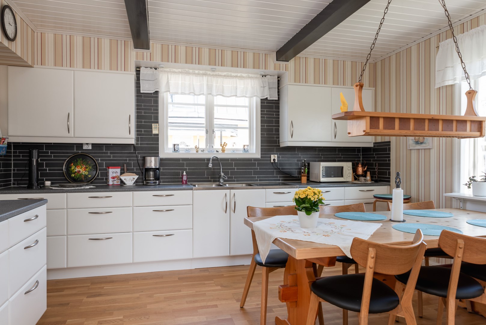 Bostadsbild från Mälbyvägen 8, Såld i Tillberga, Västerås