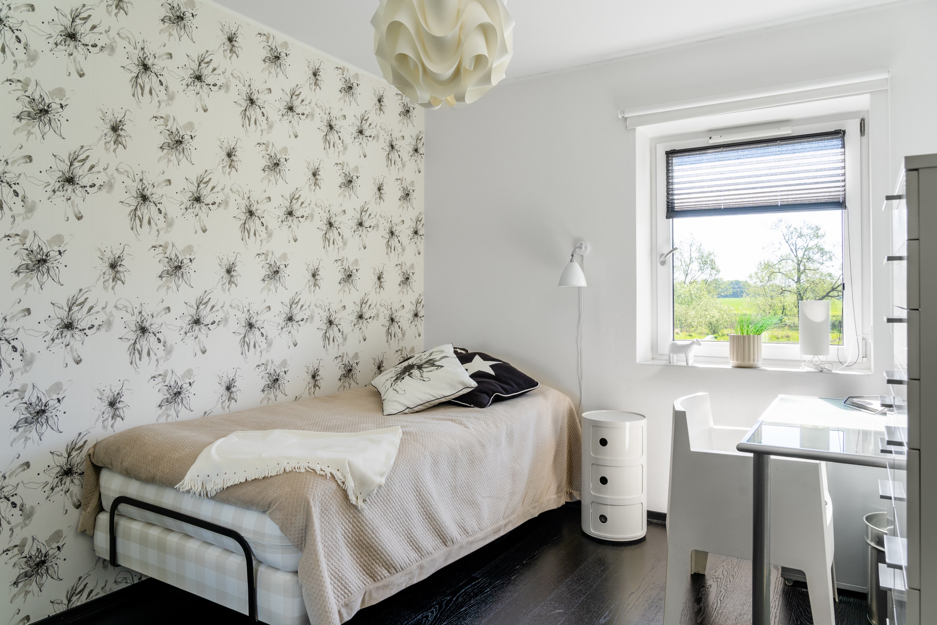 Bostadsbild från Kaprifolvägen 17, Såld i Örsundsbro, Enköping