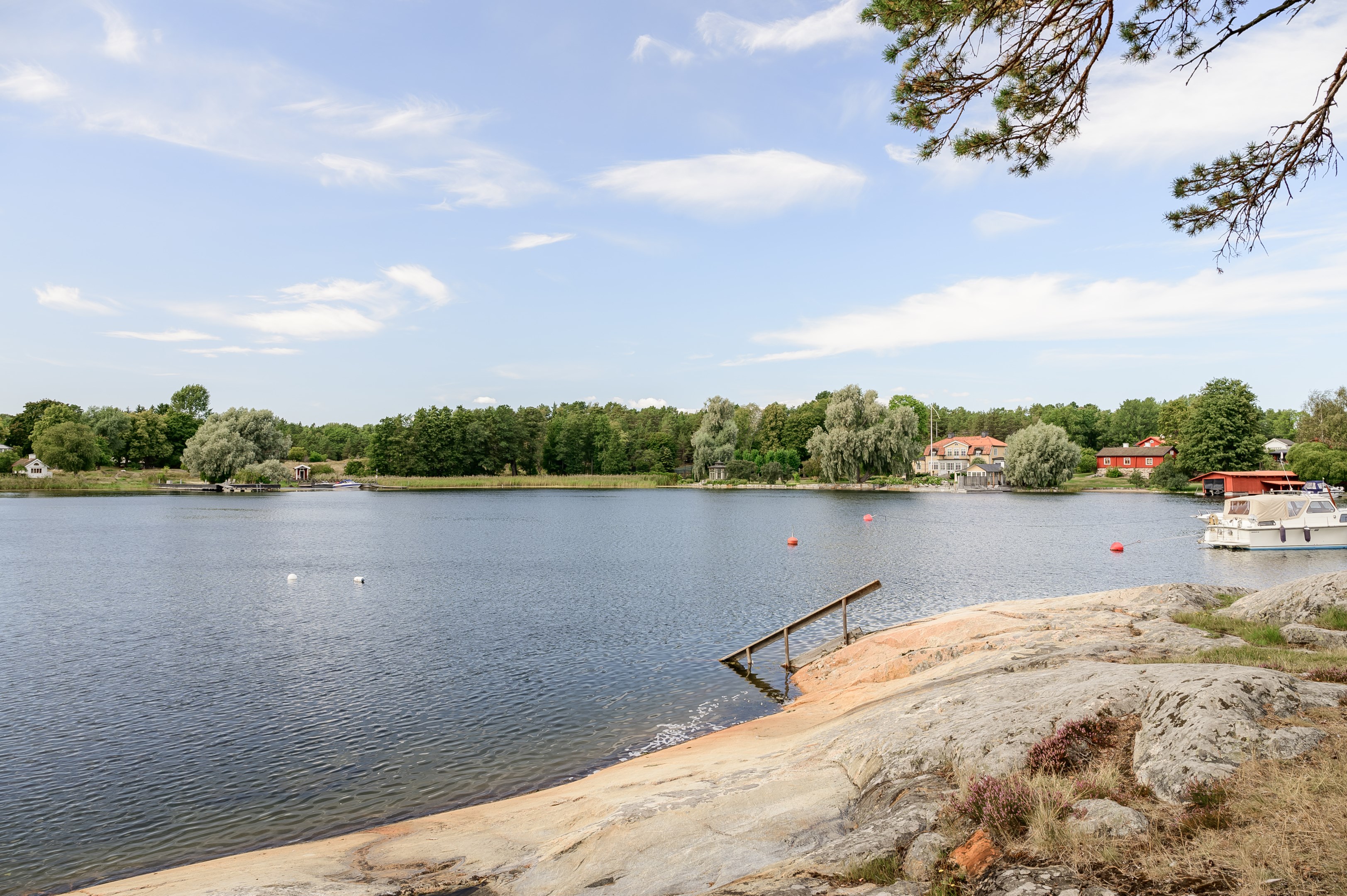 Badklippor i Älvsalaviken