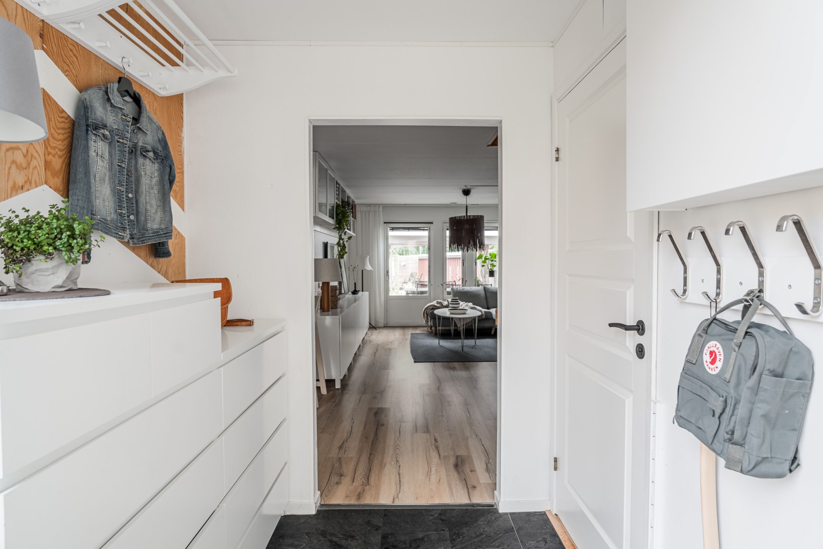 Bostadsbild från Åskmolnsvägen 56, Såld i Storvreta, Uppsala