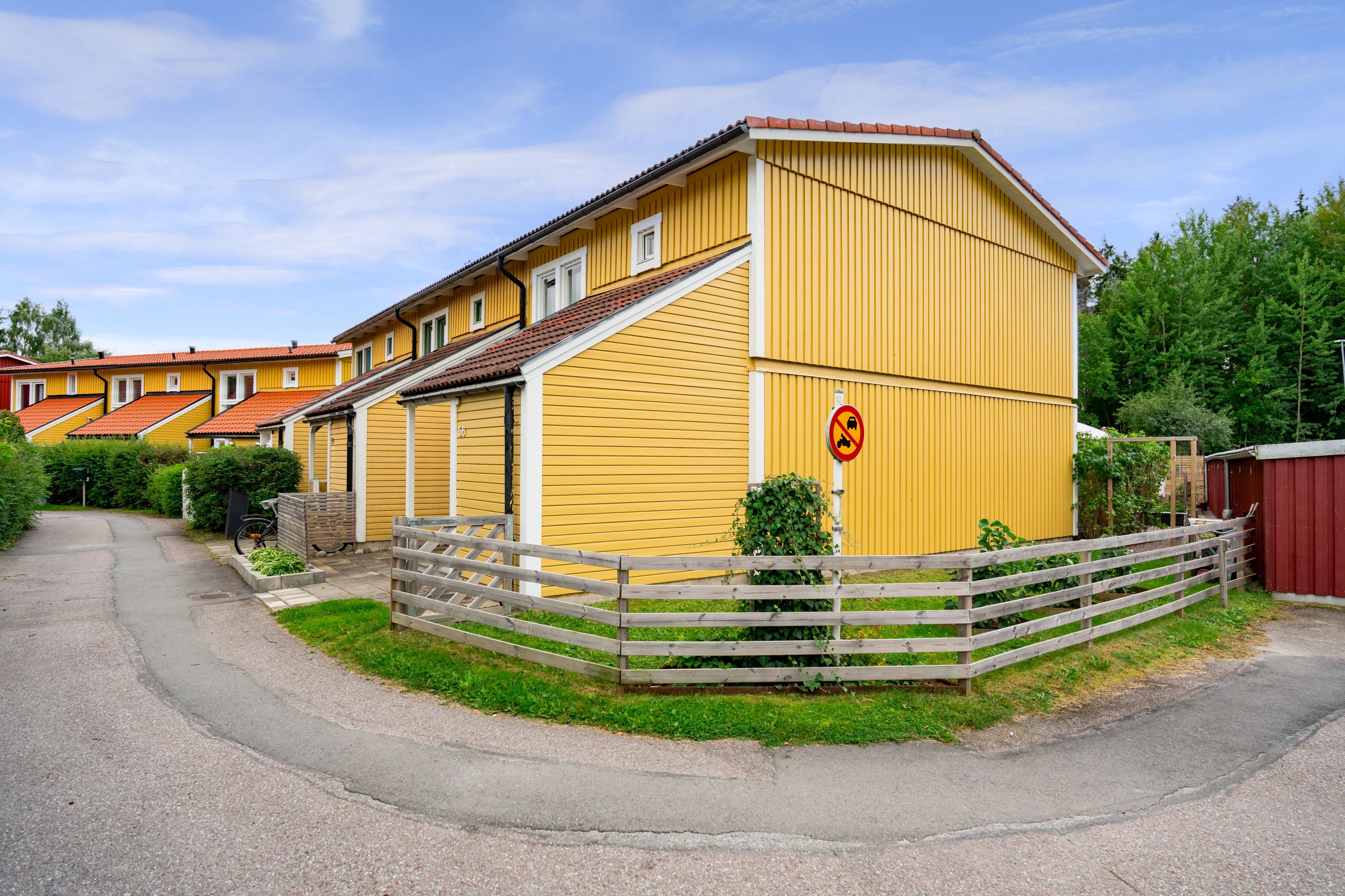 Bostadsbild från Åskmolnsvägen 56, Såld i Storvreta, Uppsala