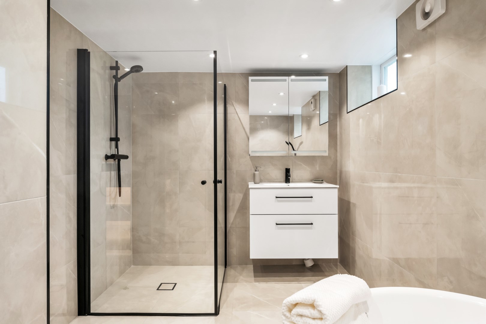 Bostadsbild från Ingvarsgatan 4, Såld i Svartbäcken, Uppsala