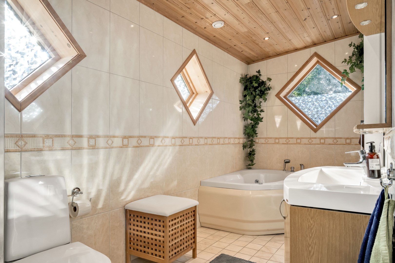 Bostadsbild från Tors väg 7B, Såld i Gamla Uppsala, Uppsala