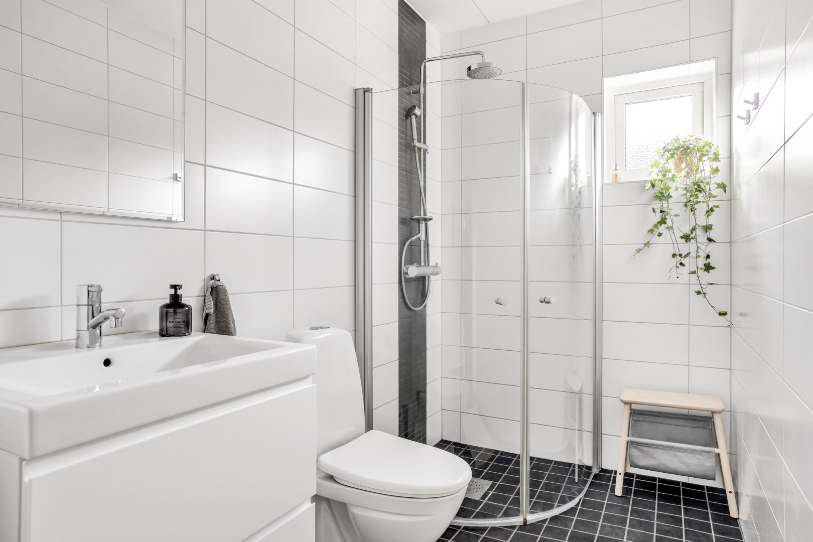 Bostadsbild från Milstensvägen 32, Såld i Herrhagen, Uppsala