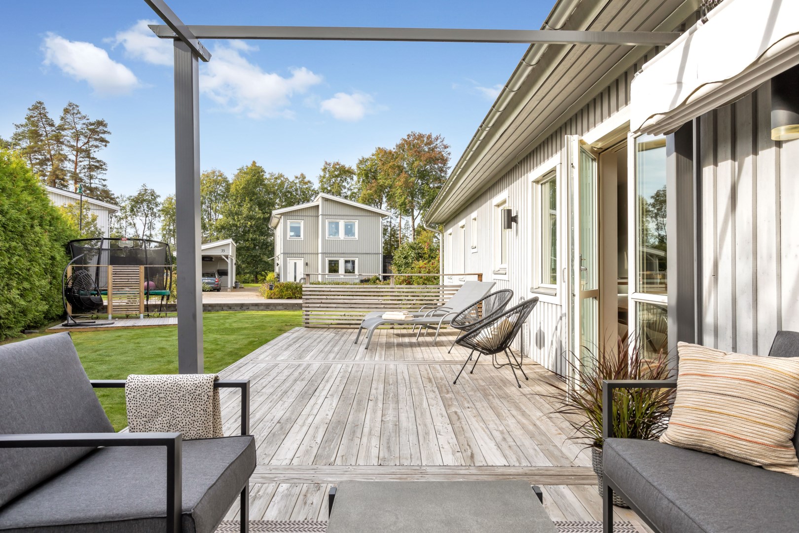 Bostadsbild från Milstensvägen 32, Såld i Herrhagen, Uppsala