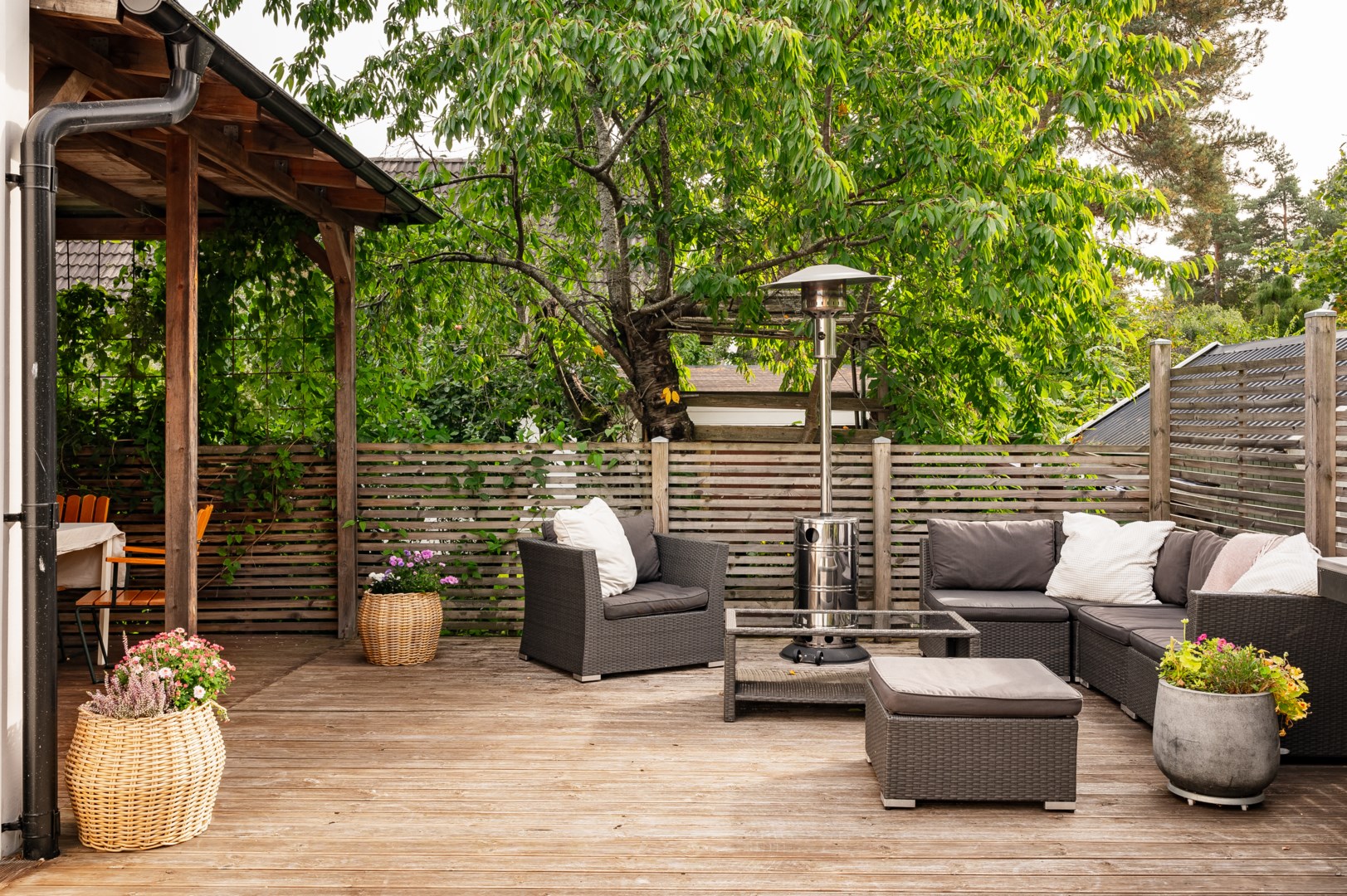 Bostadsbild från Skogdalsvägen 16, Såld i Björknäs, Nacka