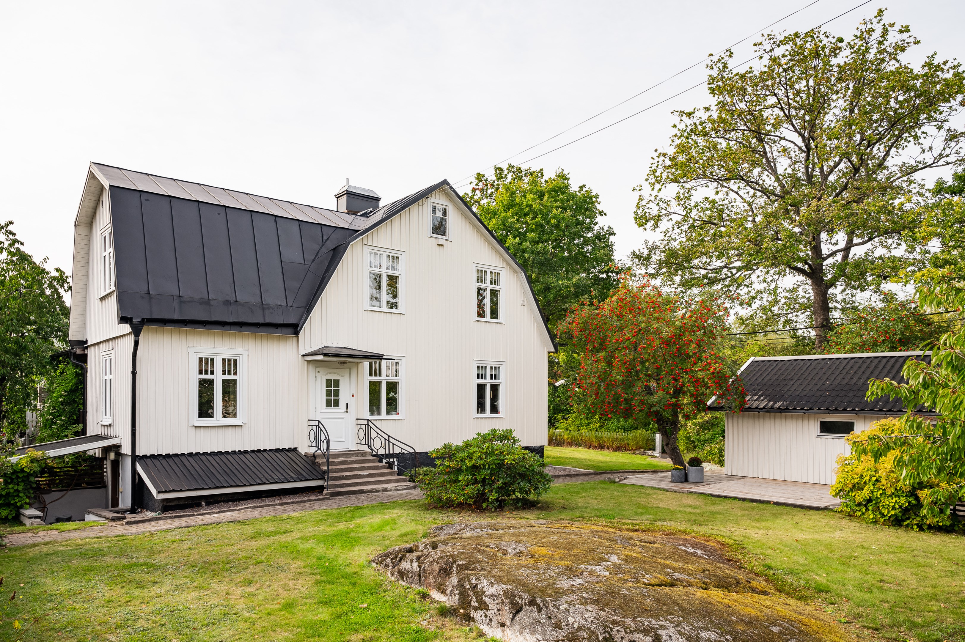 Bostadsbild från Skogdalsvägen 16, Såld i Björknäs, Nacka