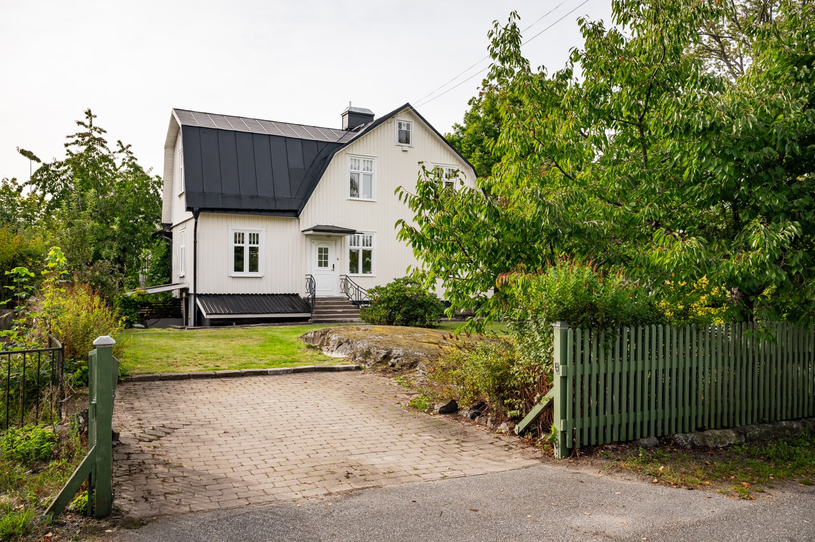 Bostadsbild från Skogdalsvägen 16, Såld i Björknäs, Nacka