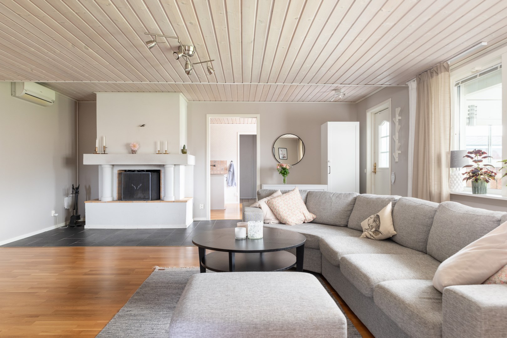 Bostadsbild från Klarinettvägen 18, Såld i Lycksta, Västerås