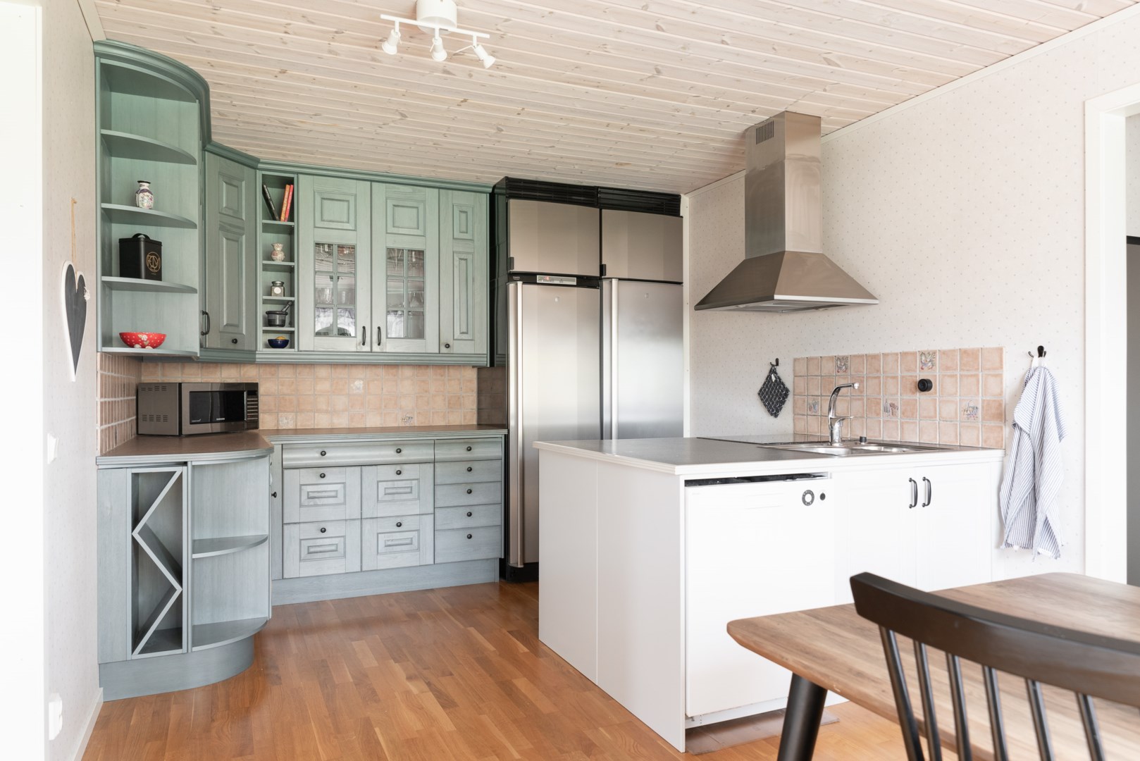 Bostadsbild från Klarinettvägen 18, Såld i Lycksta, Västerås