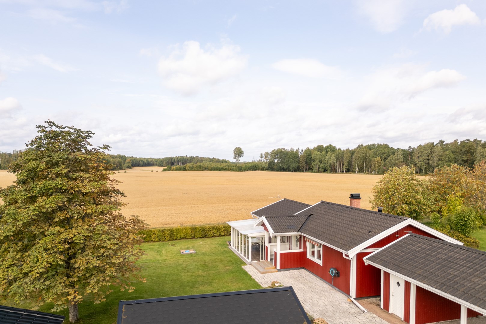 Bostadsbild från Klarinettvägen 18, Såld i Lycksta, Västerås