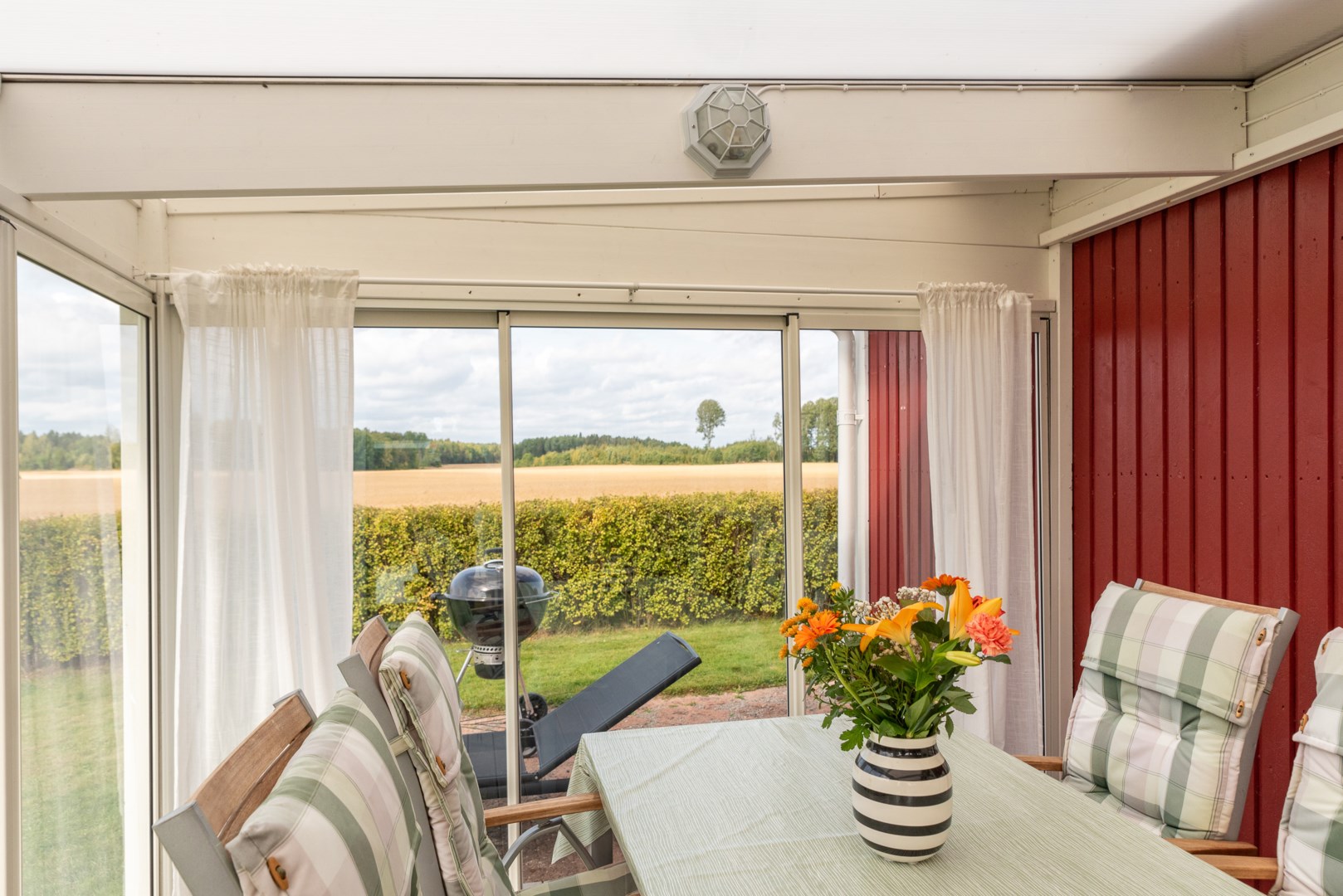 Bostadsbild från Klarinettvägen 18, Såld i Lycksta, Västerås