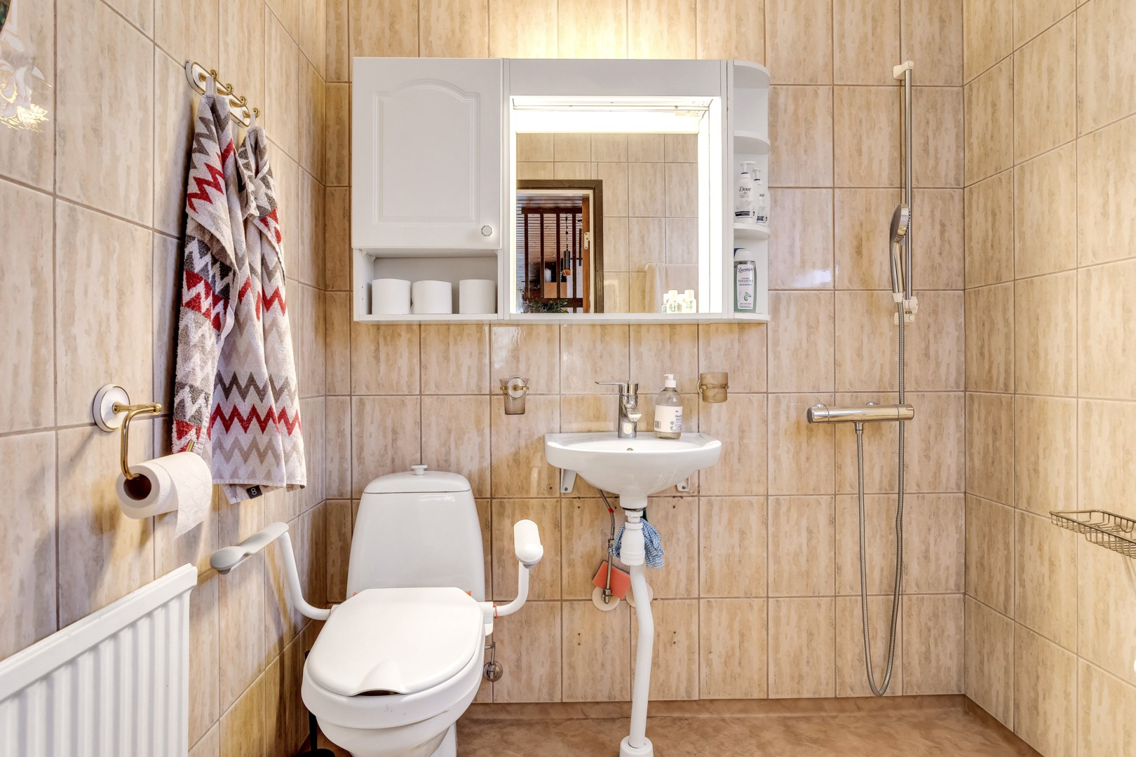 Bostadsbild från Eskadergatan 10, Såld i Bärby Hage, Uppsala