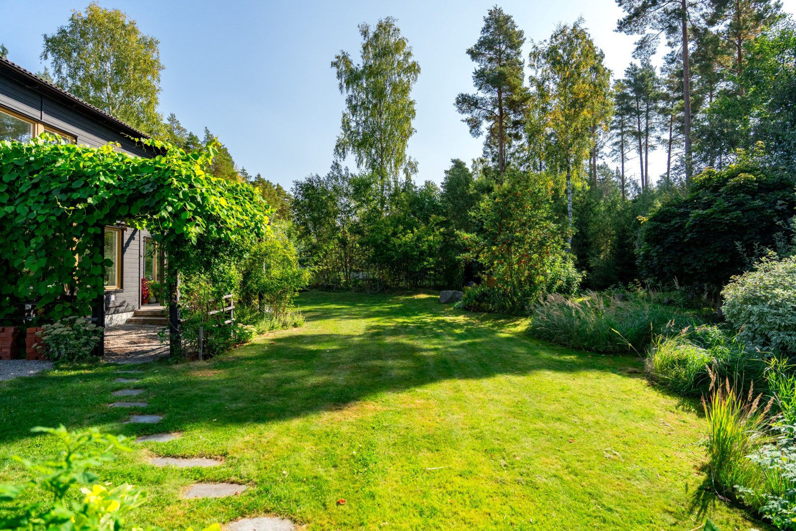 Bostadsbild från Igelkottsvägen 8, Såld i Vreta, Uppsala