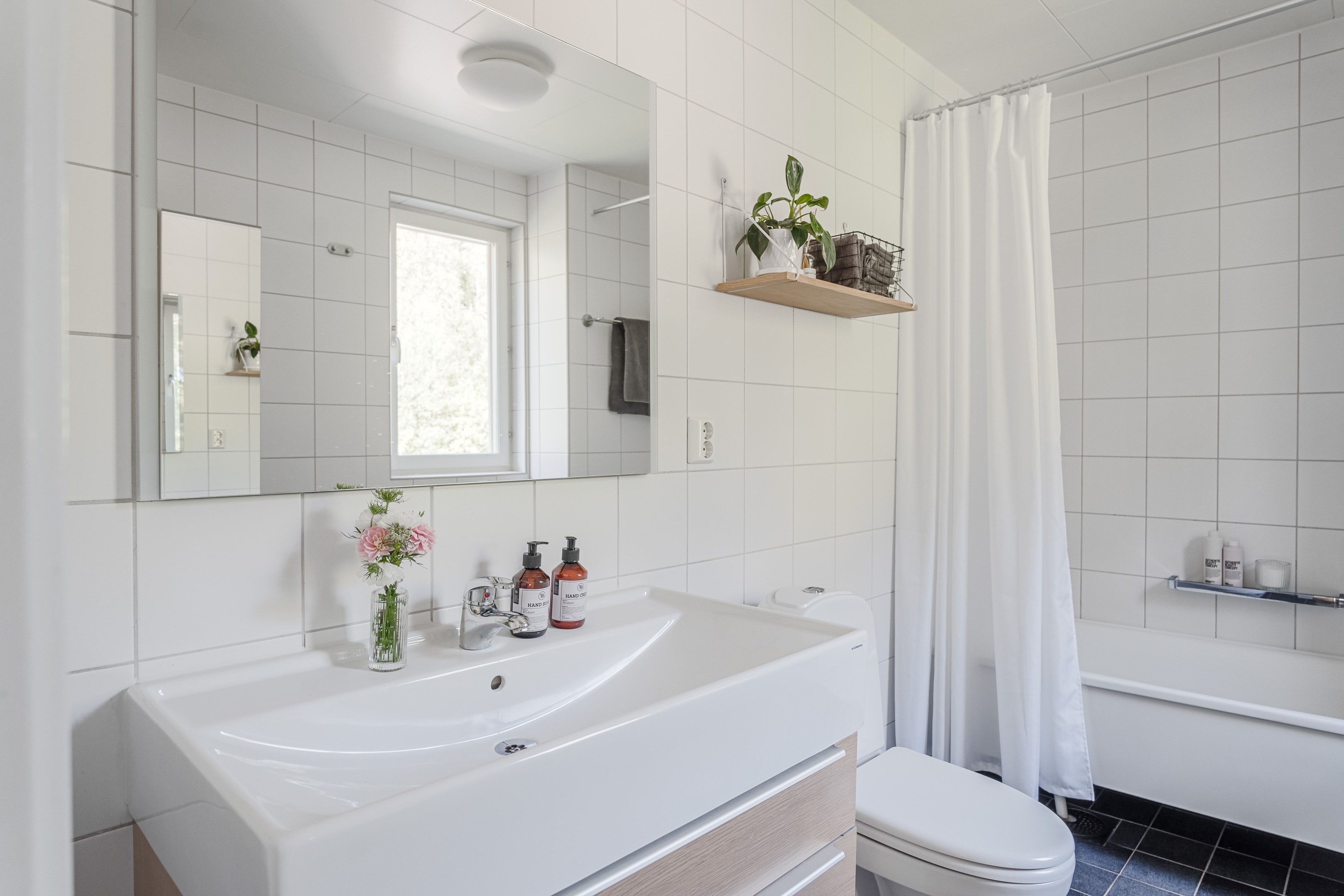 Bostadsbild från Igelkottsvägen 8, Såld i Vreta, Uppsala