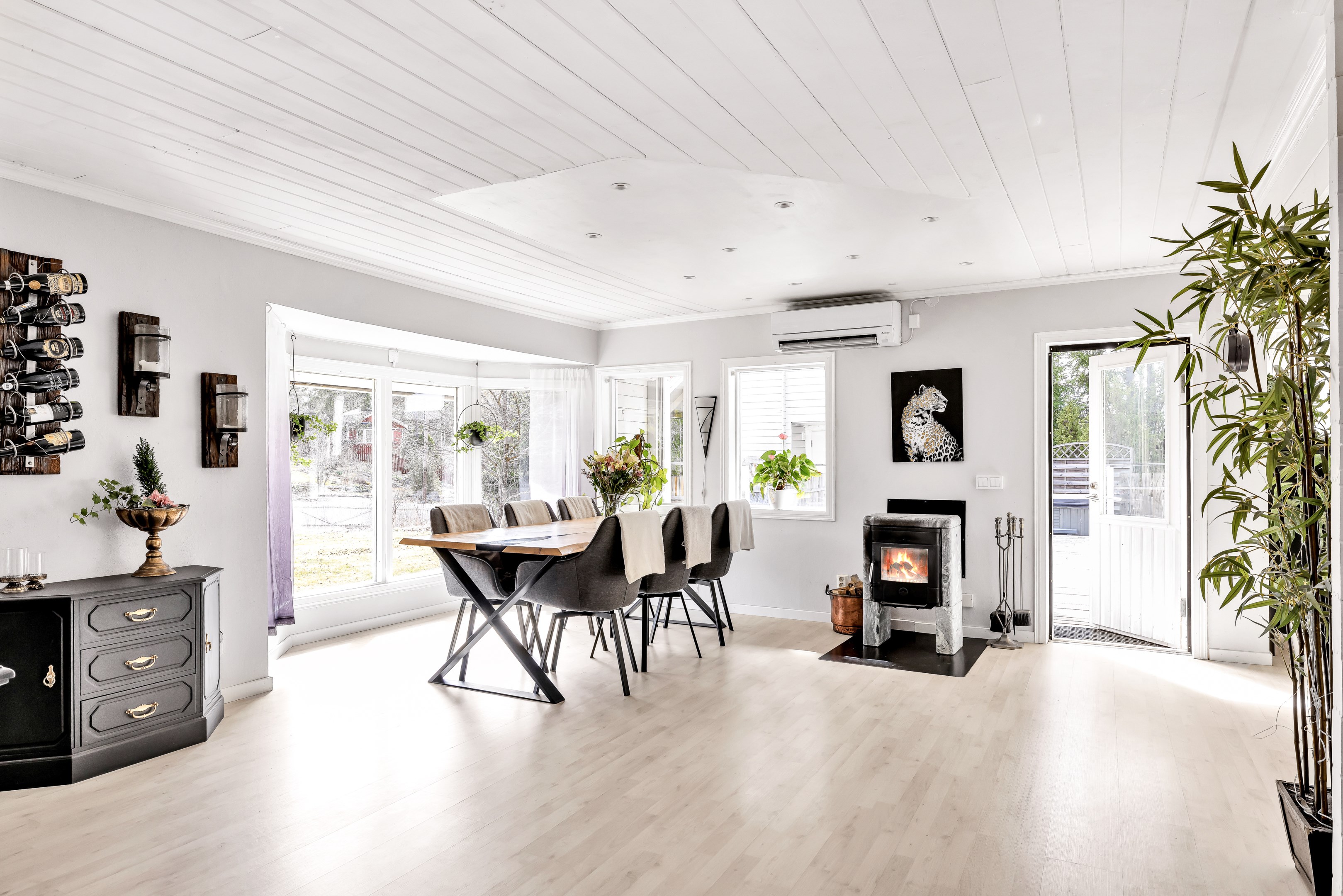 Bostadsbild från Järvstigen 6, Såld i Järlåsa, Uppsala