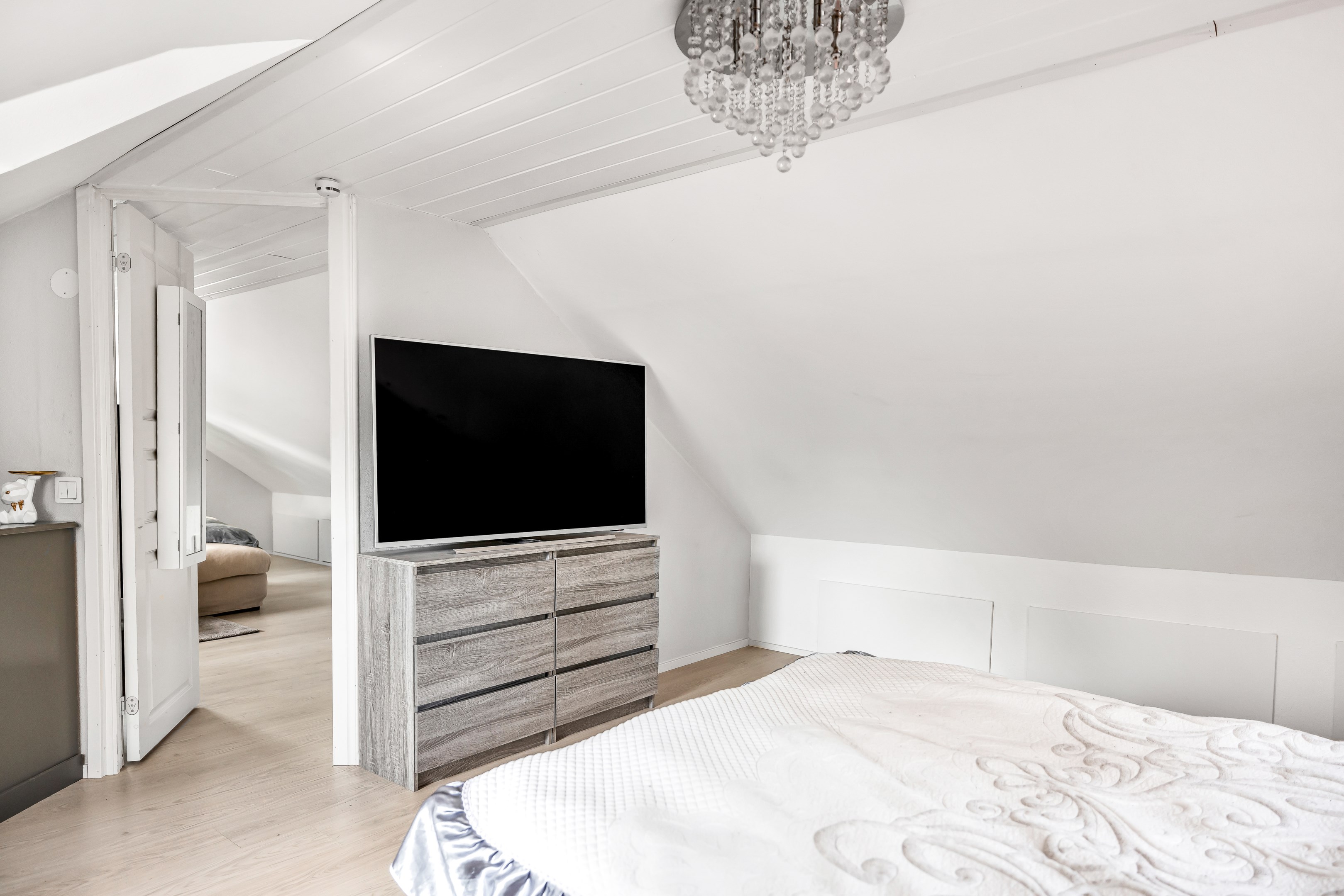 Bostadsbild från Järvstigen 6, Såld i Järlåsa, Uppsala