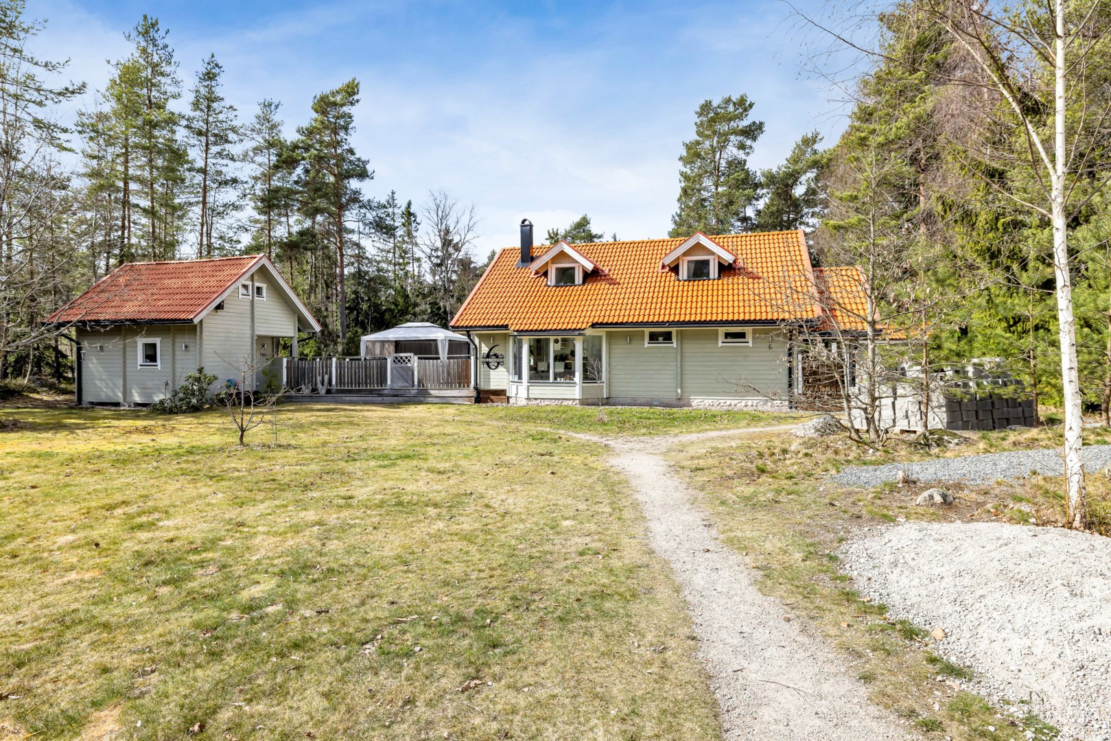 Bostadsbild från Järvstigen 6, Såld i Järlåsa, Uppsala