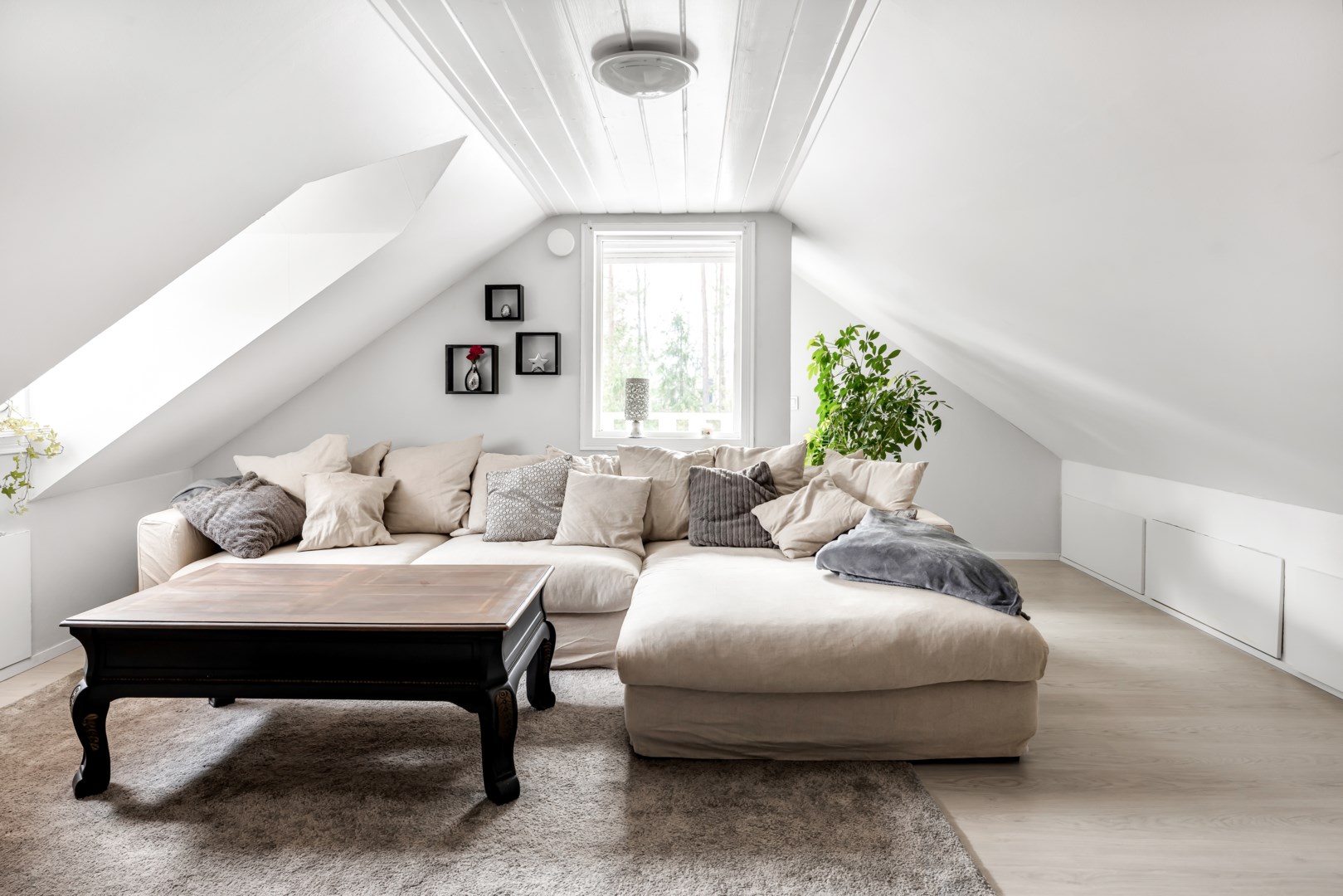 Bostadsbild från Järvstigen 6, Såld i Järlåsa, Uppsala